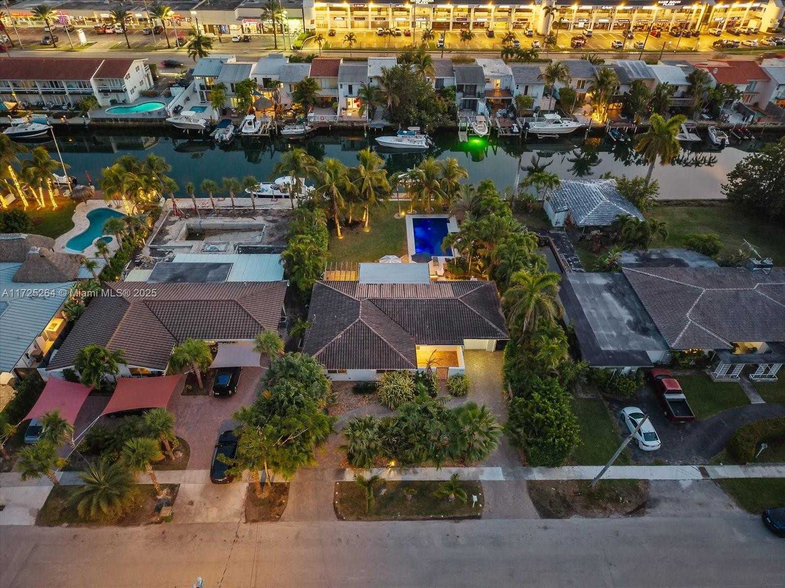 Small Image of 2104 NORTH EAST 124TH ST, North Miami Number 25