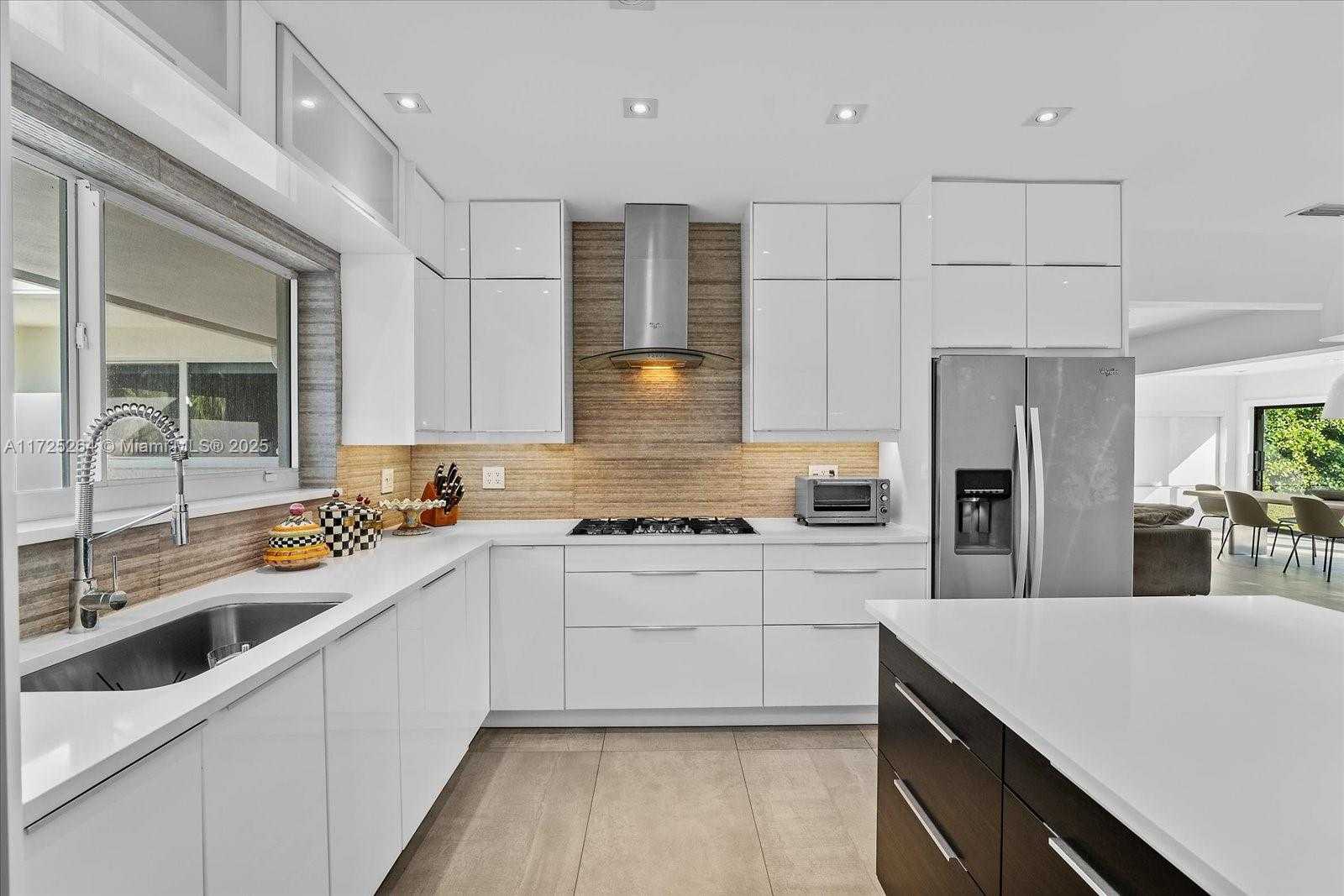 Small Image of 2104 NORTH EAST 124TH ST, North Miami Number 9