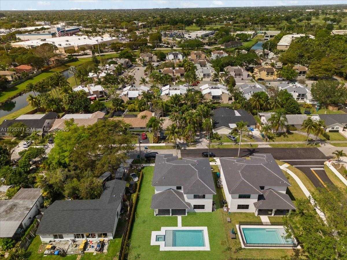 Small Image of 15875 SOUTH WEST 90TH AVE, Palmetto Bay Number 4