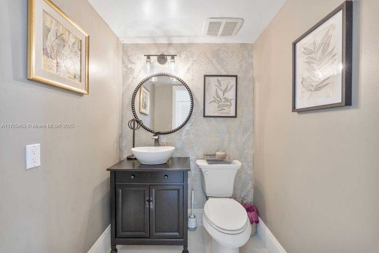 Small Image of 13000 OLD CUTLER RD, Pinecrest Number 10