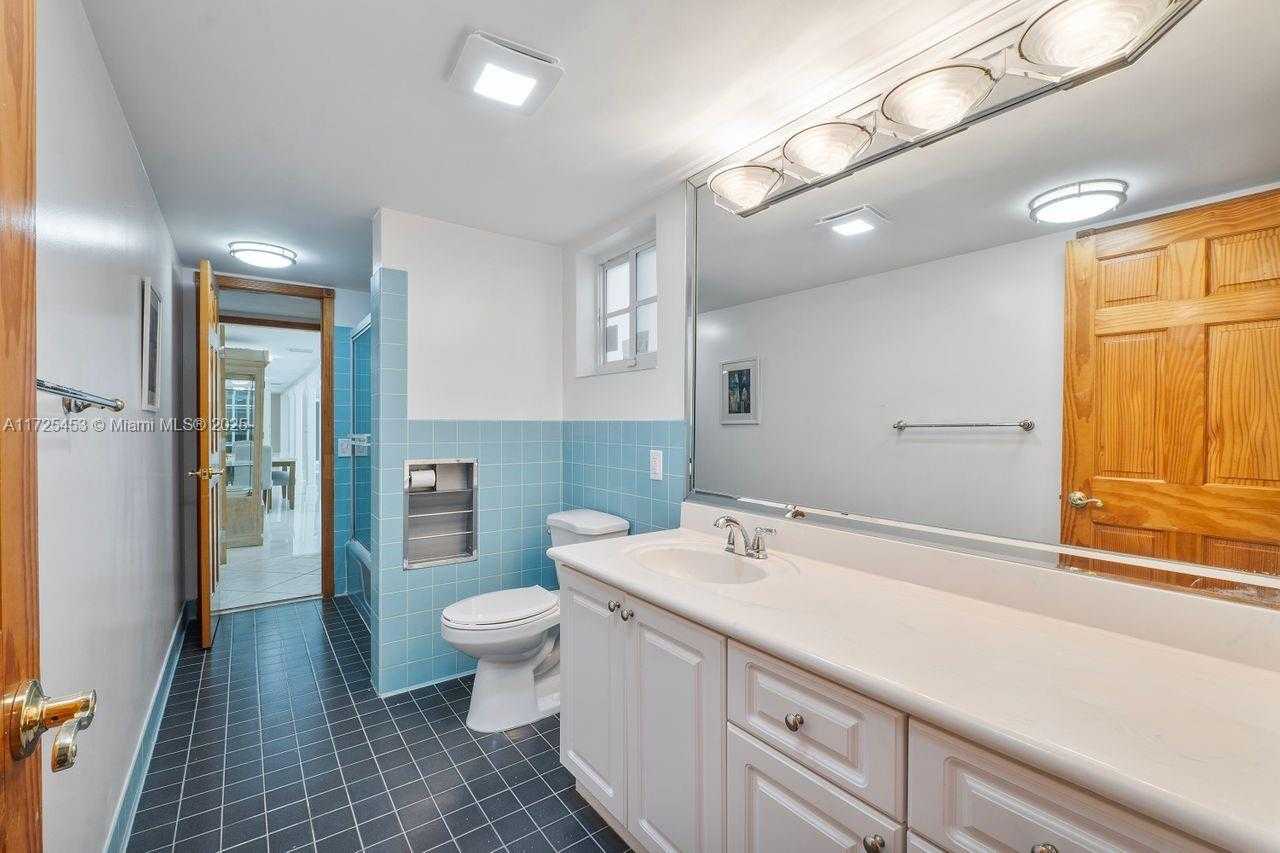 Small Image of 13000 OLD CUTLER RD, Pinecrest Number 12