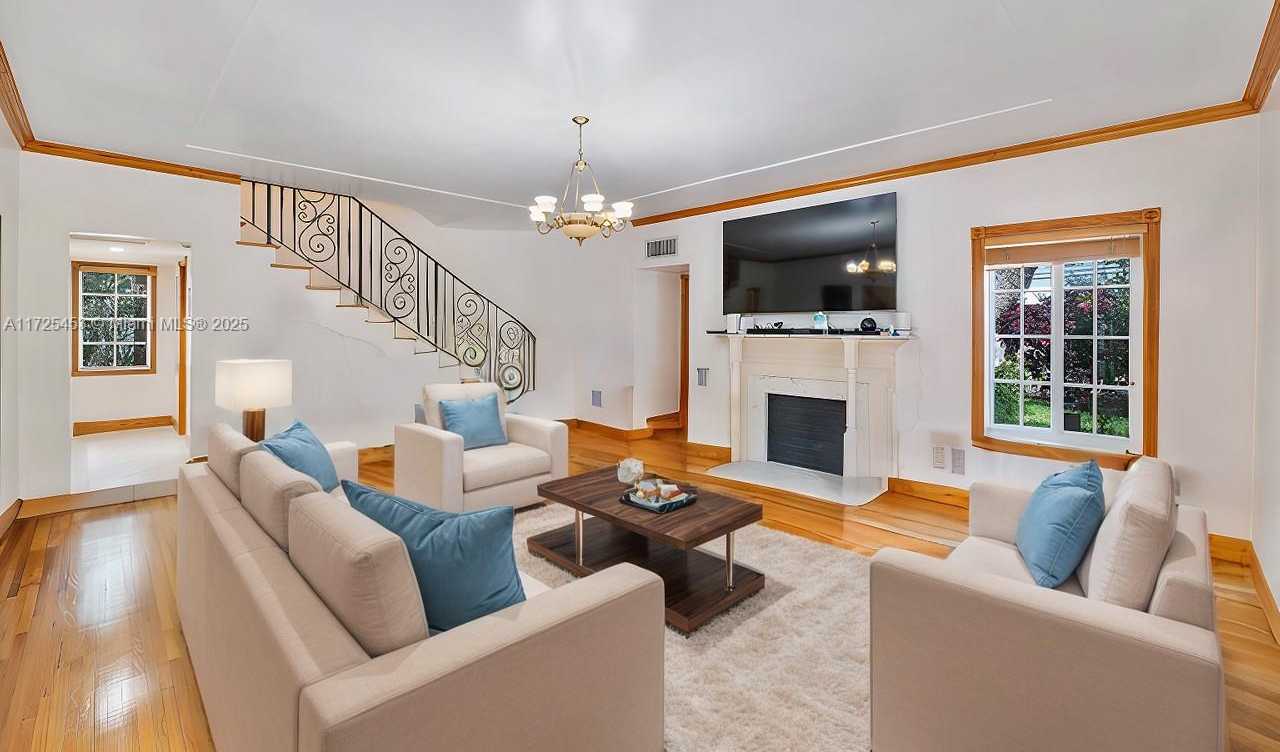 Small Image of 13000 OLD CUTLER RD, Pinecrest Number 2
