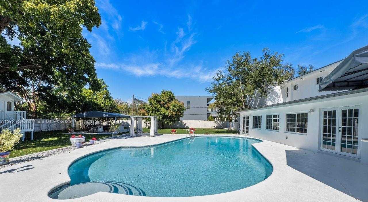 Small Image of 13000 OLD CUTLER RD, Pinecrest Number 23