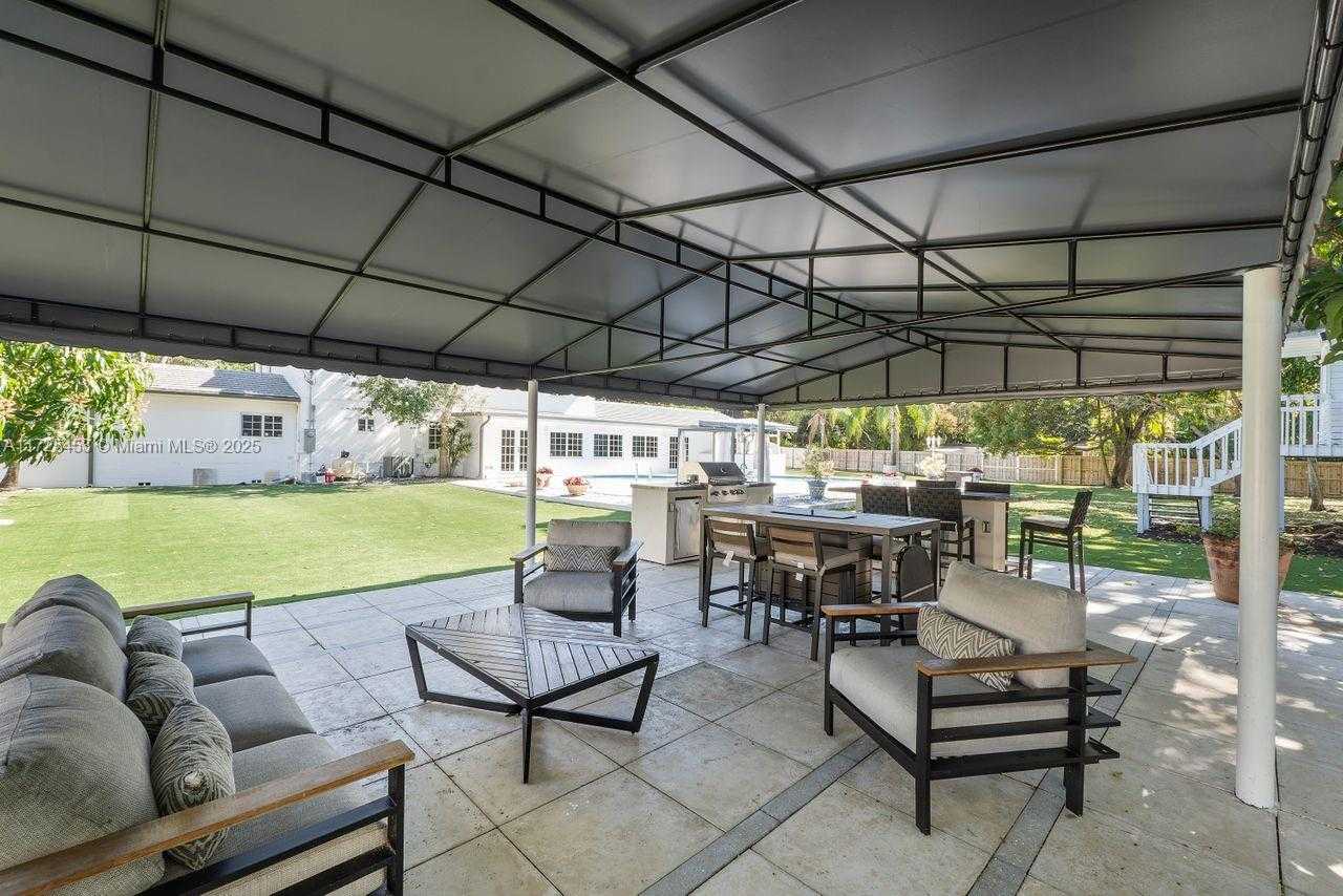 Small Image of 13000 OLD CUTLER RD, Pinecrest Number 26