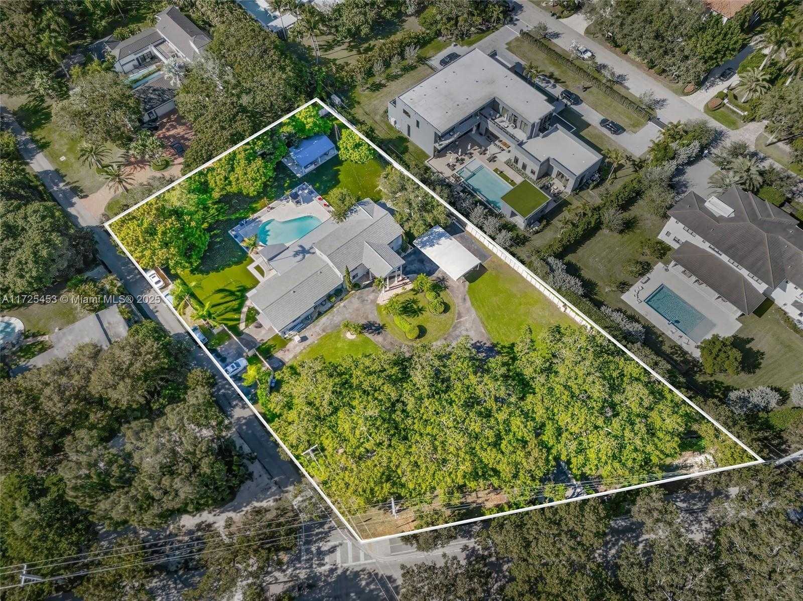 Small Image of 13000 OLD CUTLER RD, Pinecrest Number 37