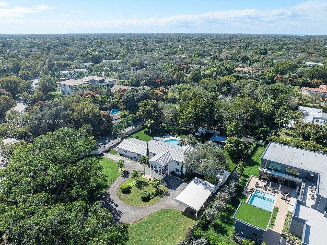 Small Image of 13000 OLD CUTLER RD, Pinecrest Number 42