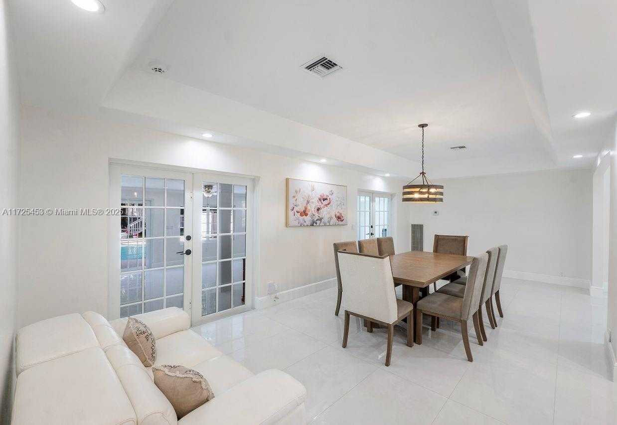 Small Image of 13000 OLD CUTLER RD, Pinecrest Number 8