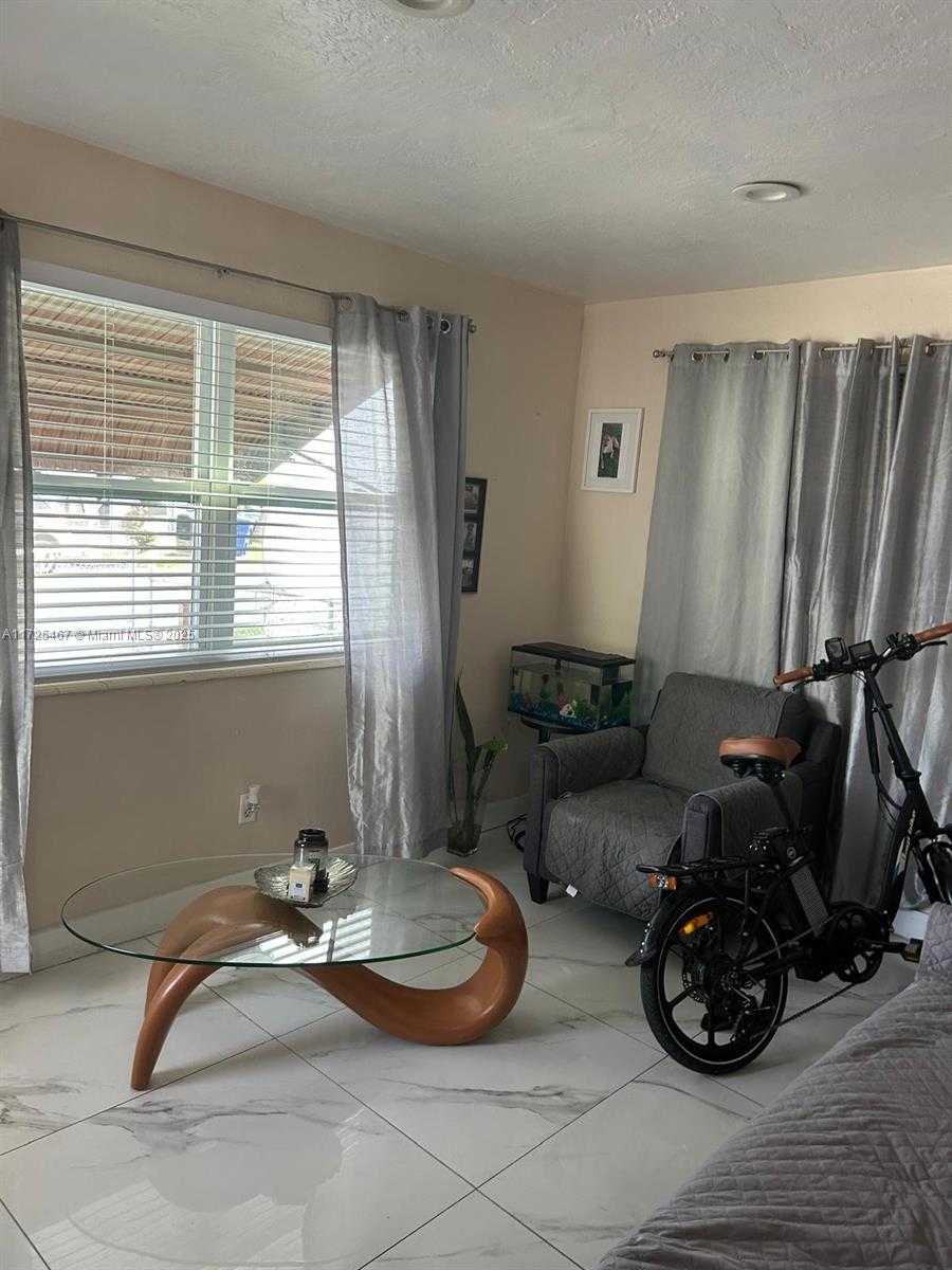 Small Image of 2421 NORTH EAST 135TH LN, North Miami Beach Number 15