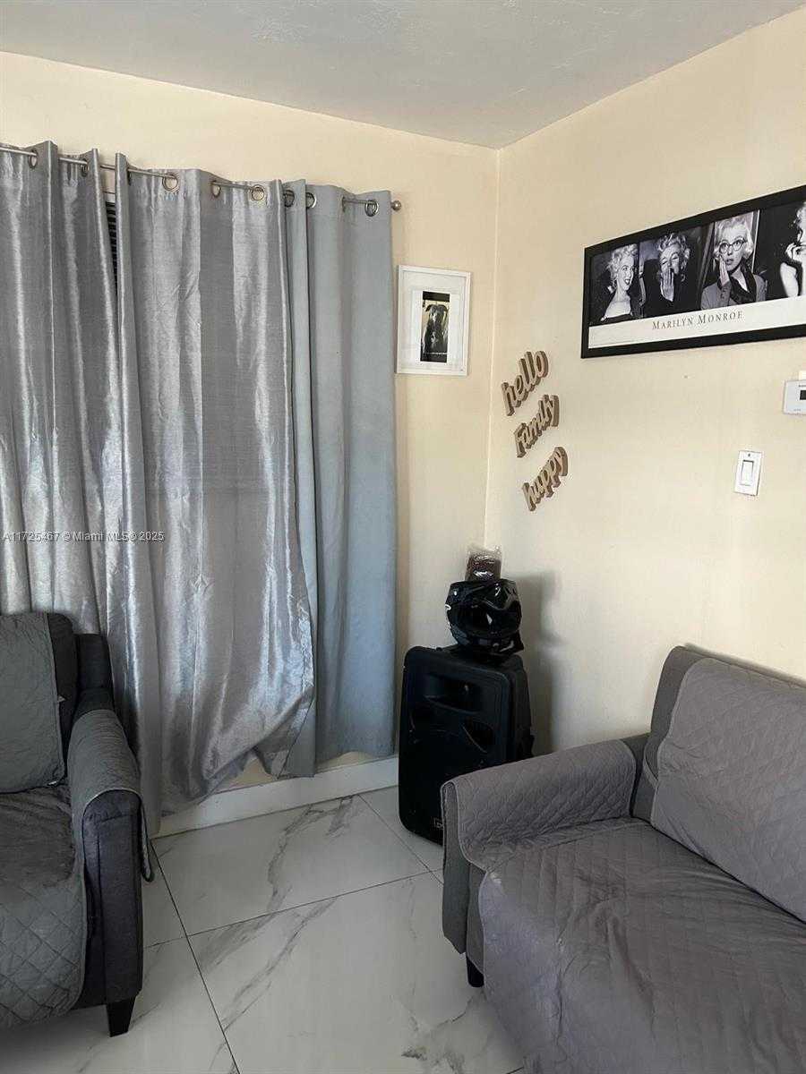 Small Image of 2421 NORTH EAST 135TH LN, North Miami Beach Number 18