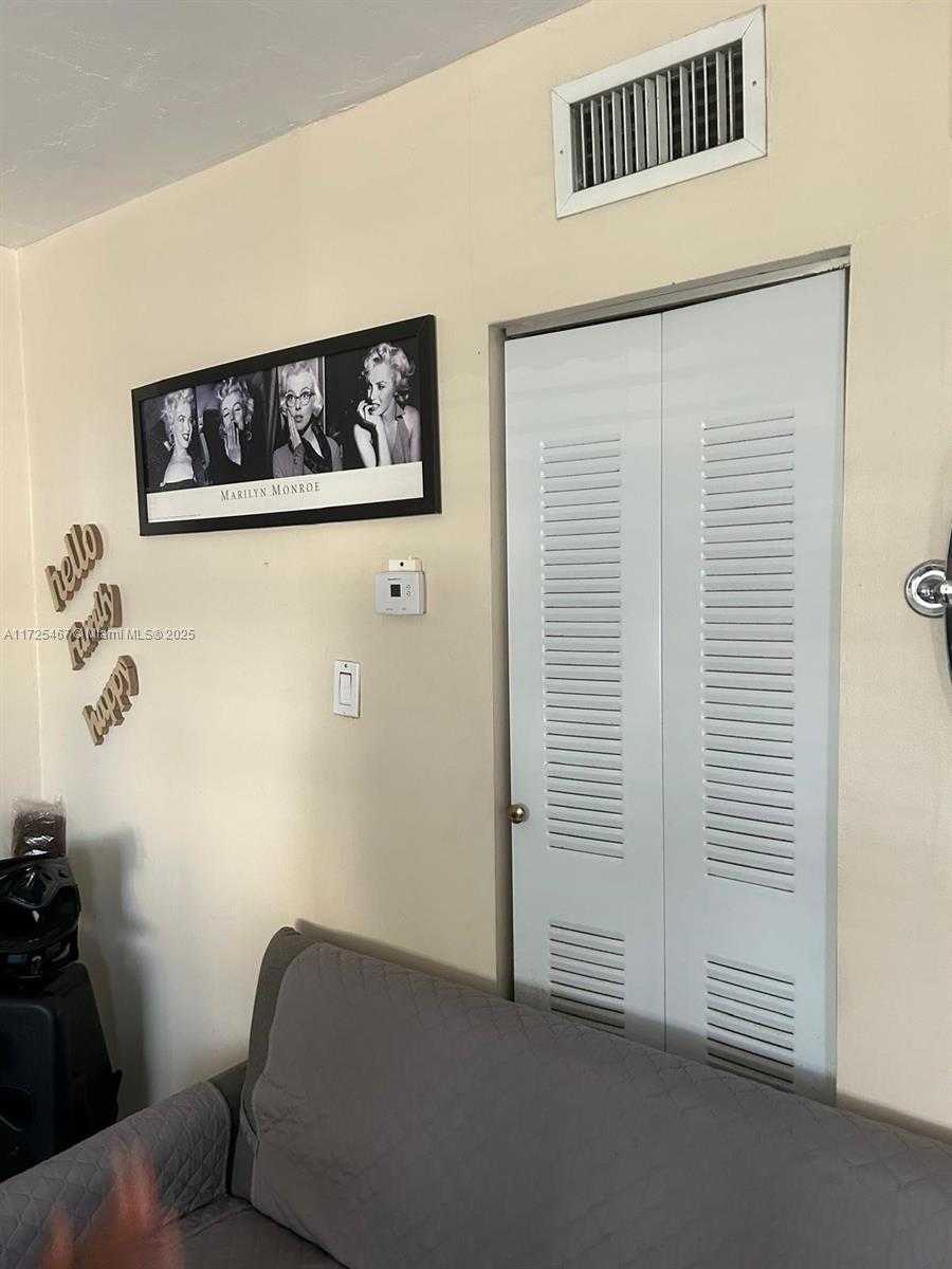 Small Image of 2421 NORTH EAST 135TH LN, North Miami Beach Number 5