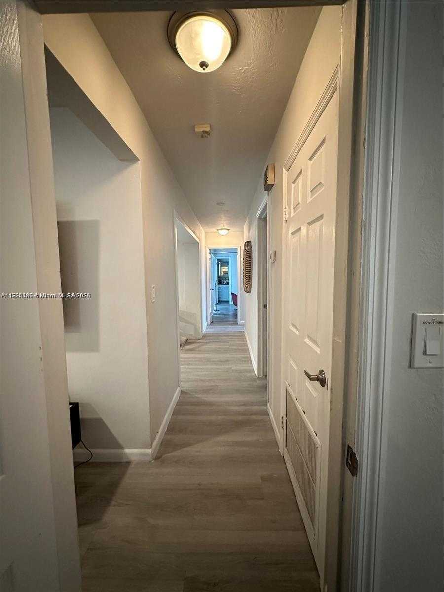 Small Image of 5561 SOUTH WEST 2ND CT, Plantation Number 18