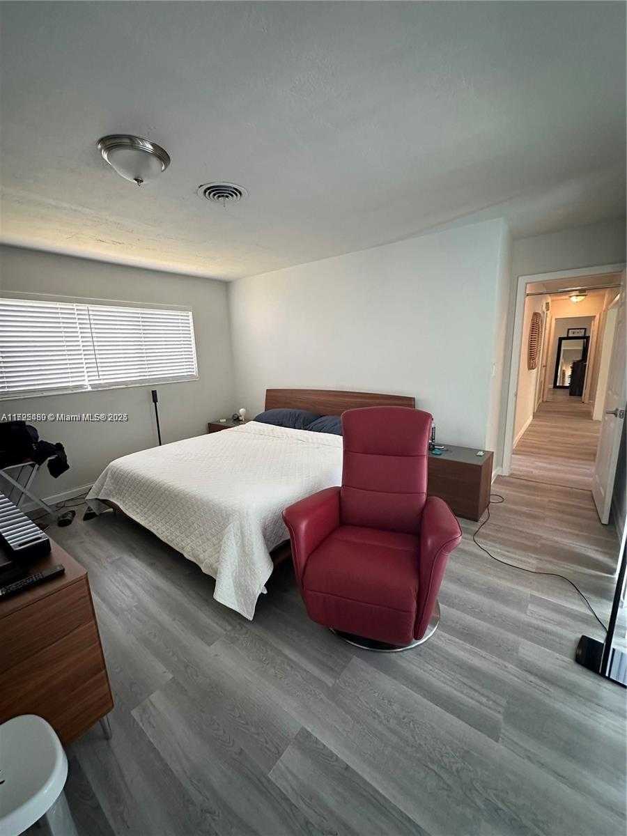 Small Image of 5561 SOUTH WEST 2ND CT, Plantation Number 21