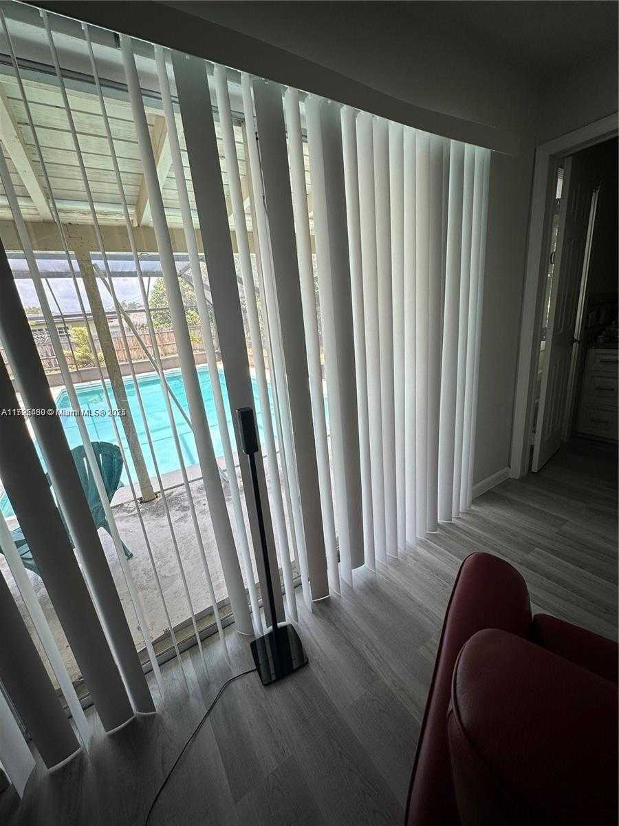 Small Image of 5561 SOUTH WEST 2ND CT, Plantation Number 24