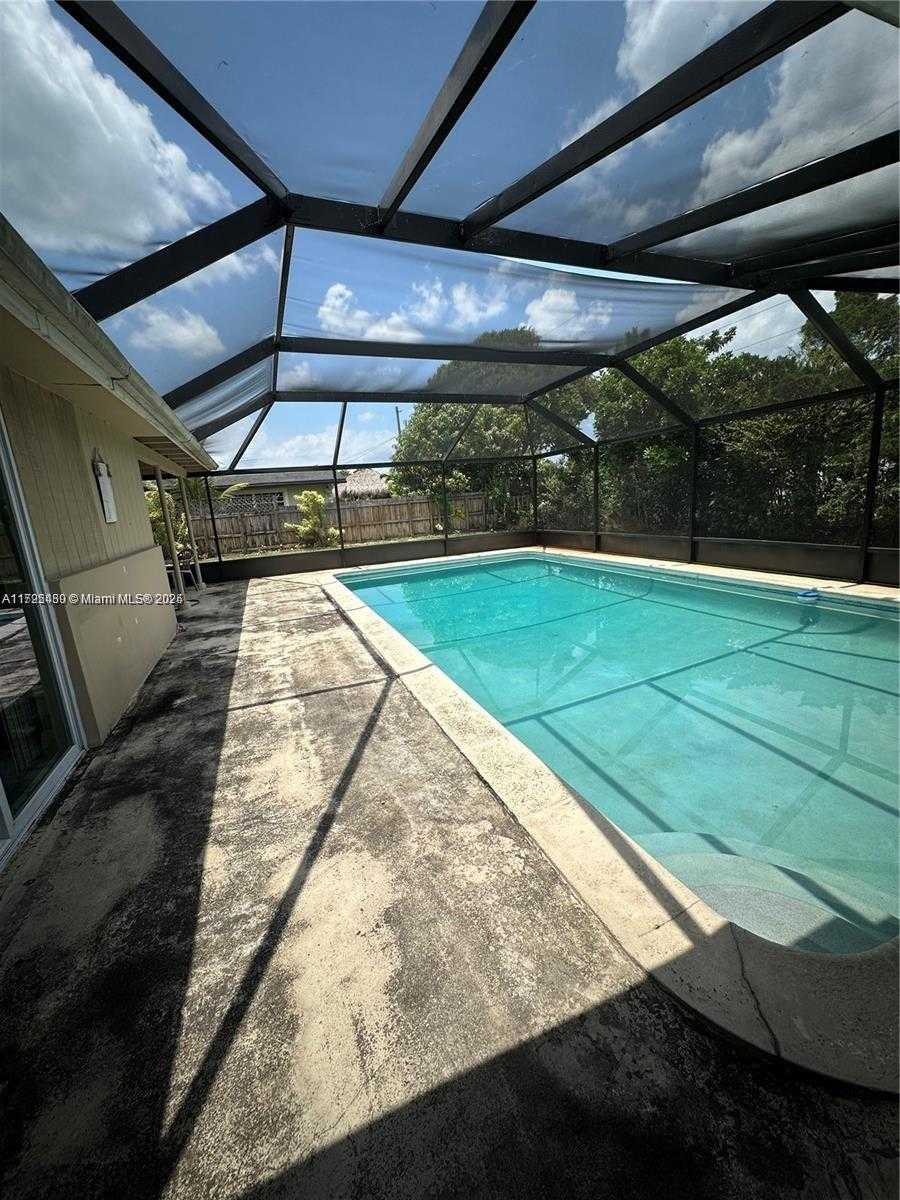 Small Image of 5561 SOUTH WEST 2ND CT, Plantation Number 27