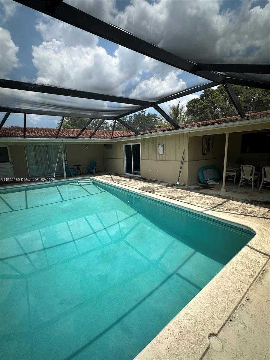 Small Image of 5561 SOUTH WEST 2ND CT, Plantation Number 28