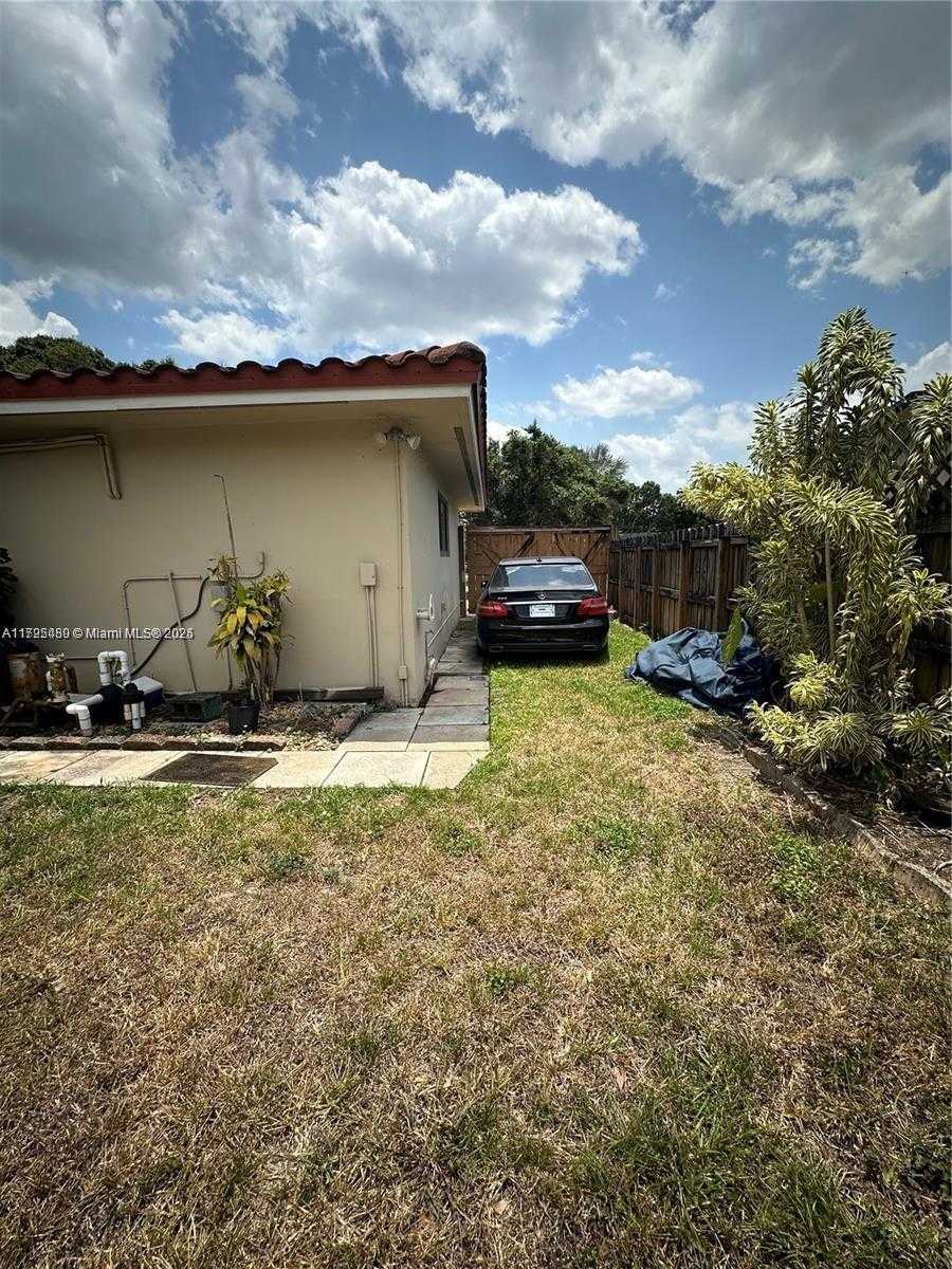 Small Image of 5561 SOUTH WEST 2ND CT, Plantation Number 31
