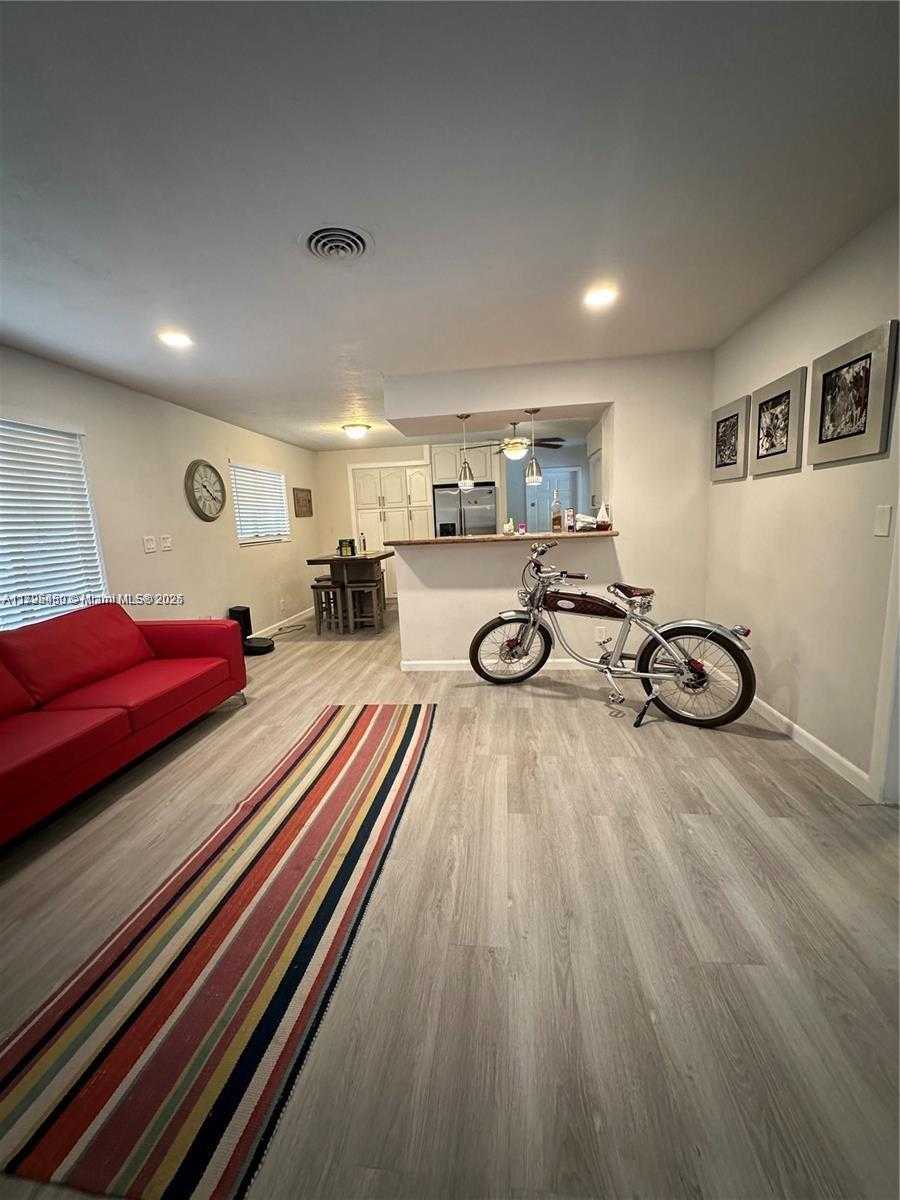 Small Image of 5561 SOUTH WEST 2ND CT, Plantation Number 6