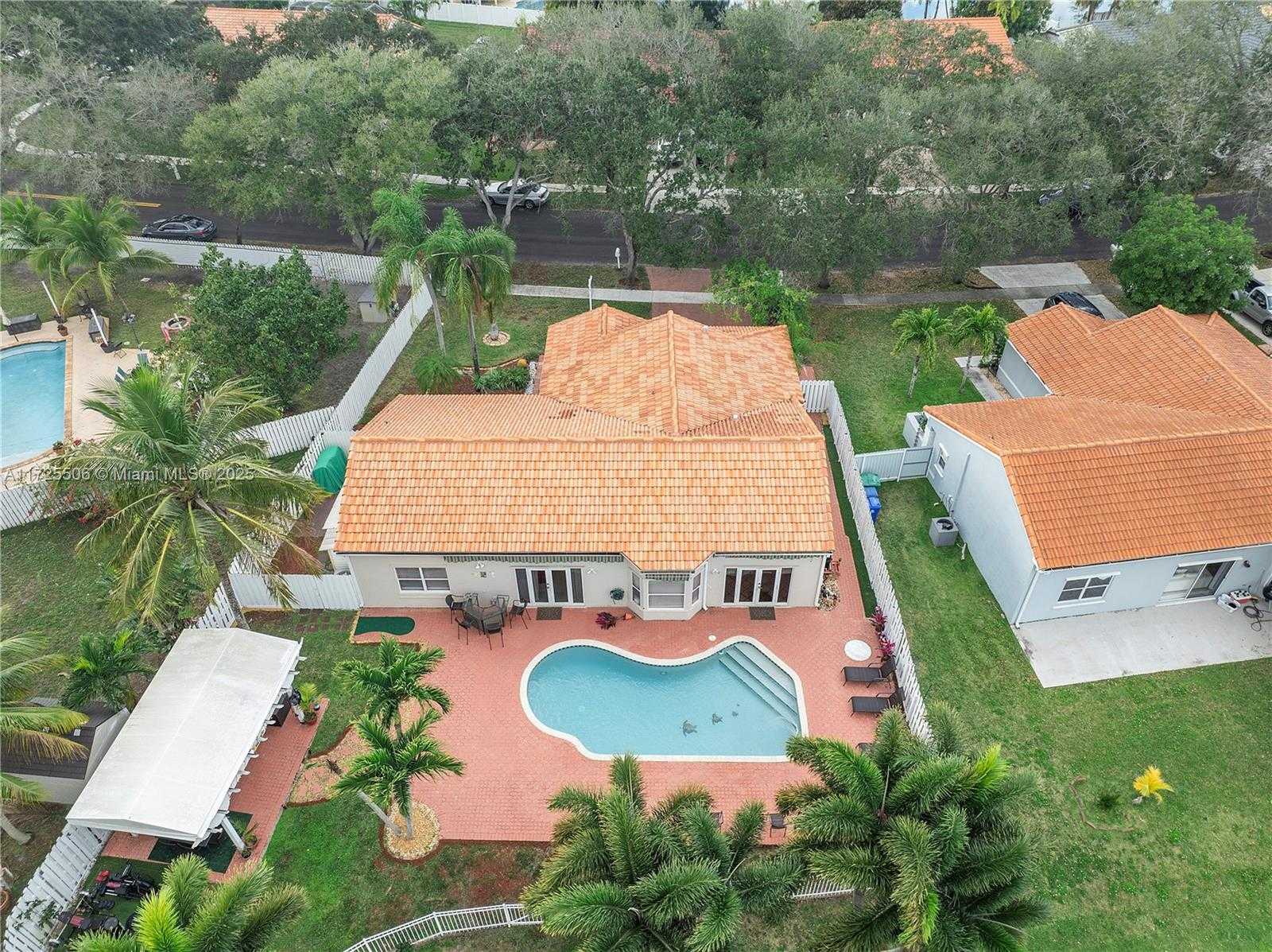 Small Image of 1921 SOUTH WEST 129TH TER, Miramar Number 21