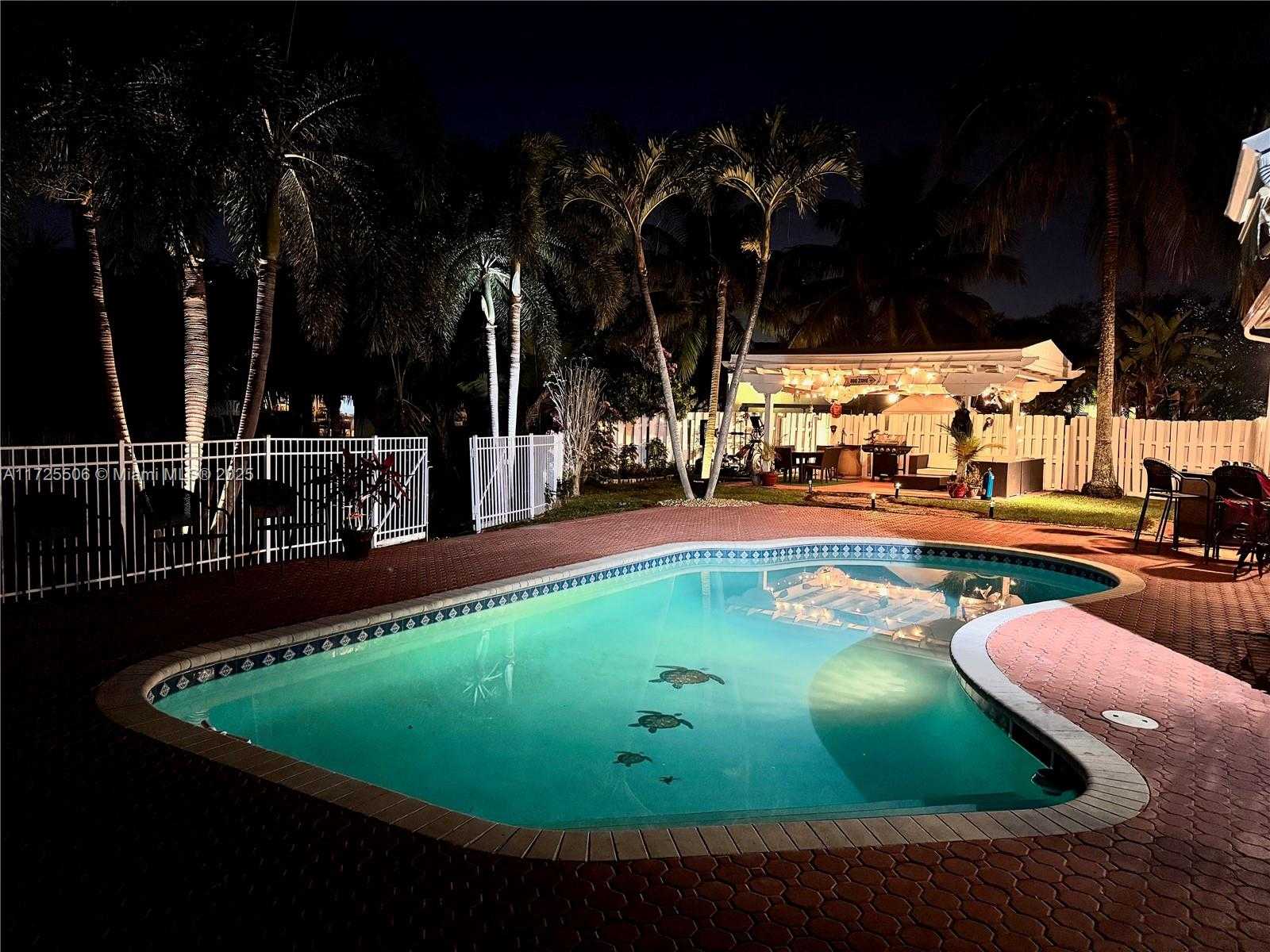 Small Image of 1921 SOUTH WEST 129TH TER, Miramar Number 3