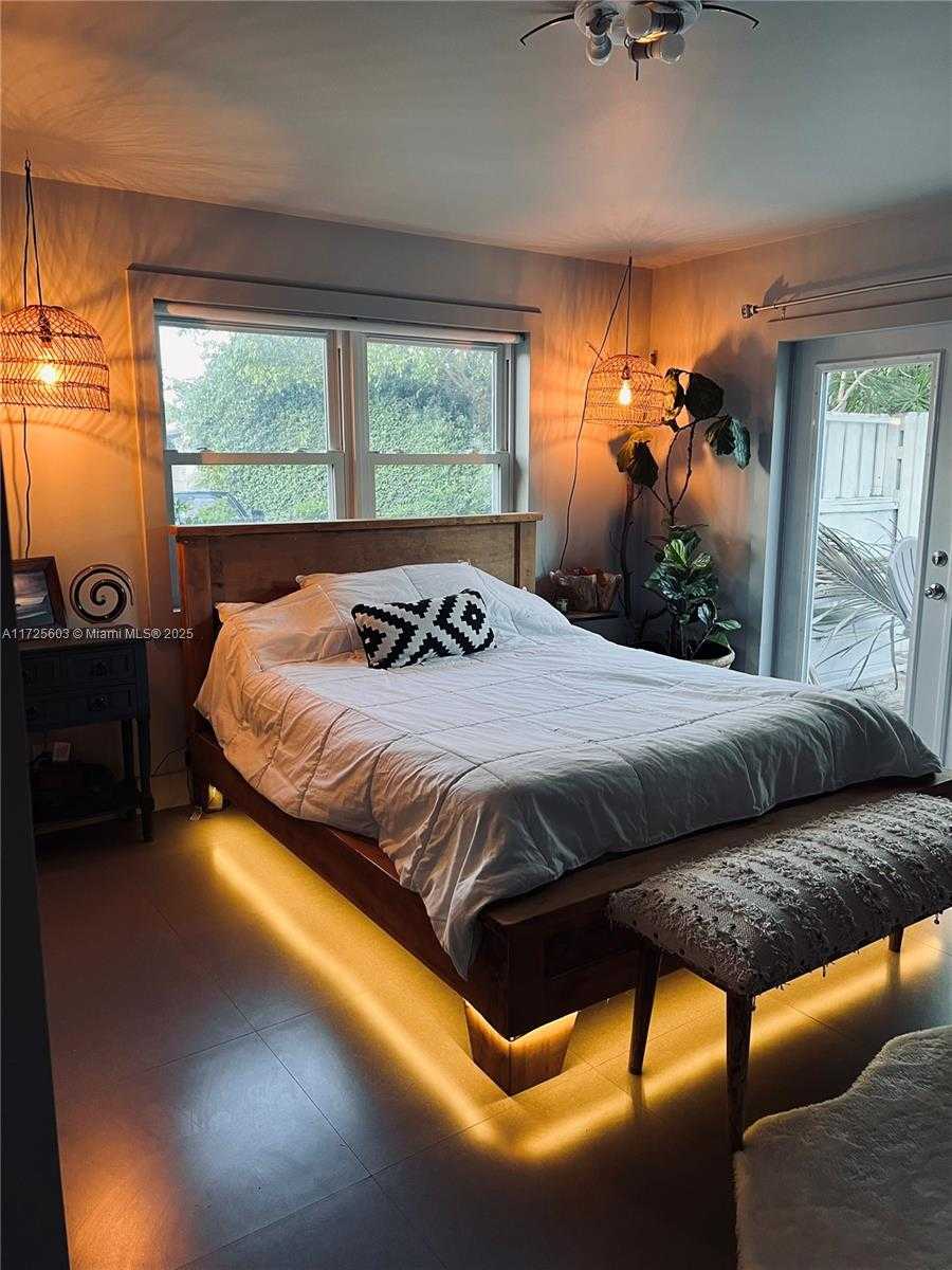 Small Image of 1174 GARFIELD ST, Hollywood Number 18