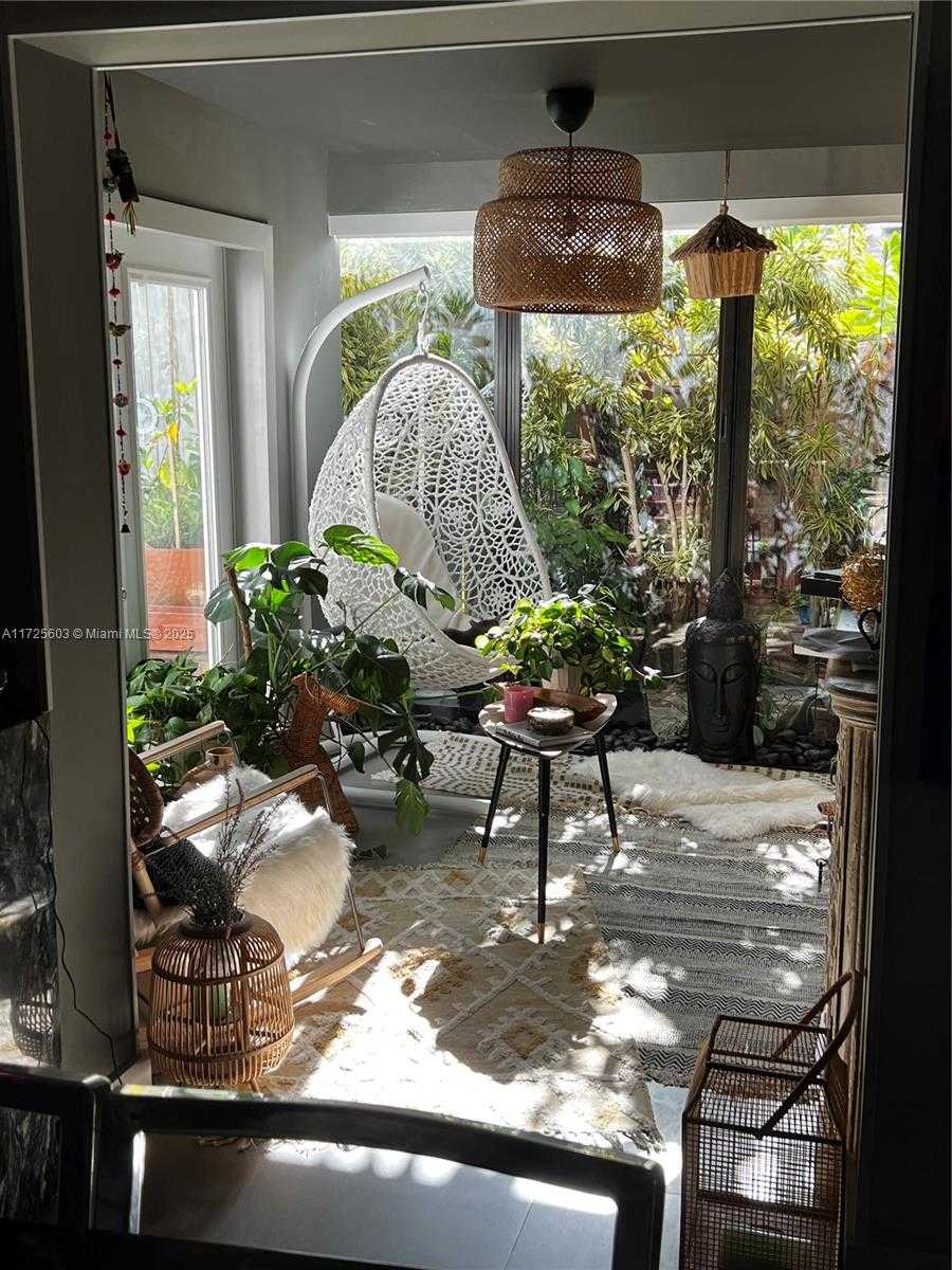 Small Image of 1174 GARFIELD ST, Hollywood Number 20