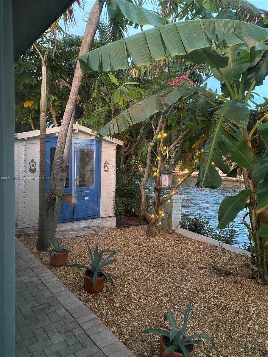 Small Image of 1174 GARFIELD ST, Hollywood Number 23