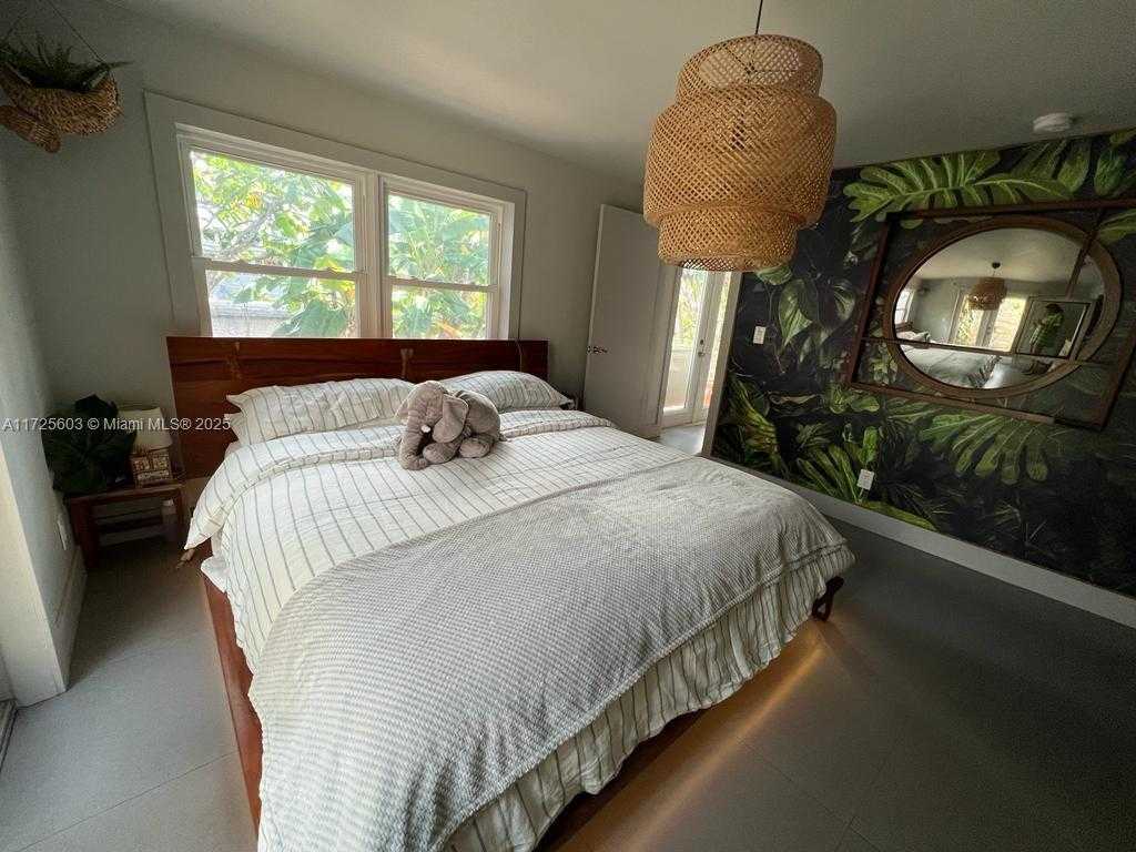 Small Image of 1174 GARFIELD ST, Hollywood Number 30