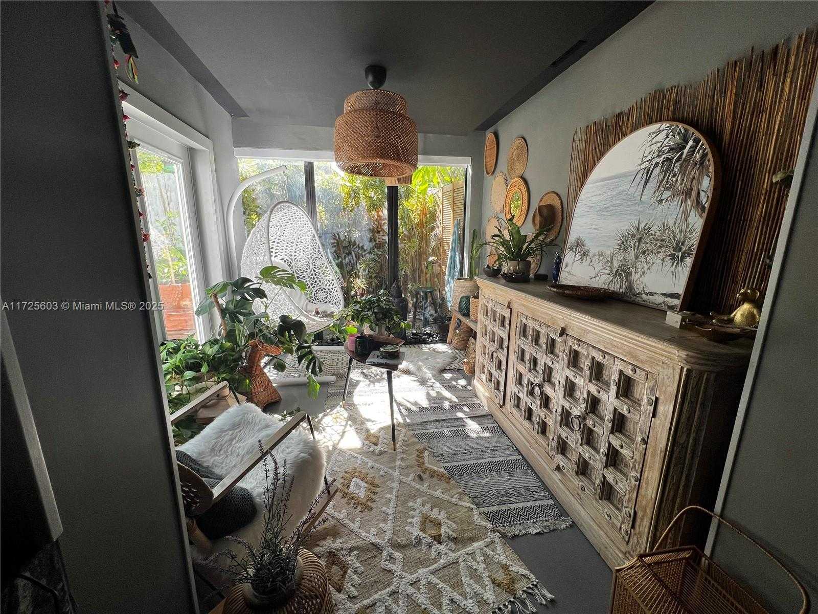 Small Image of 1174 GARFIELD ST, Hollywood Number 9