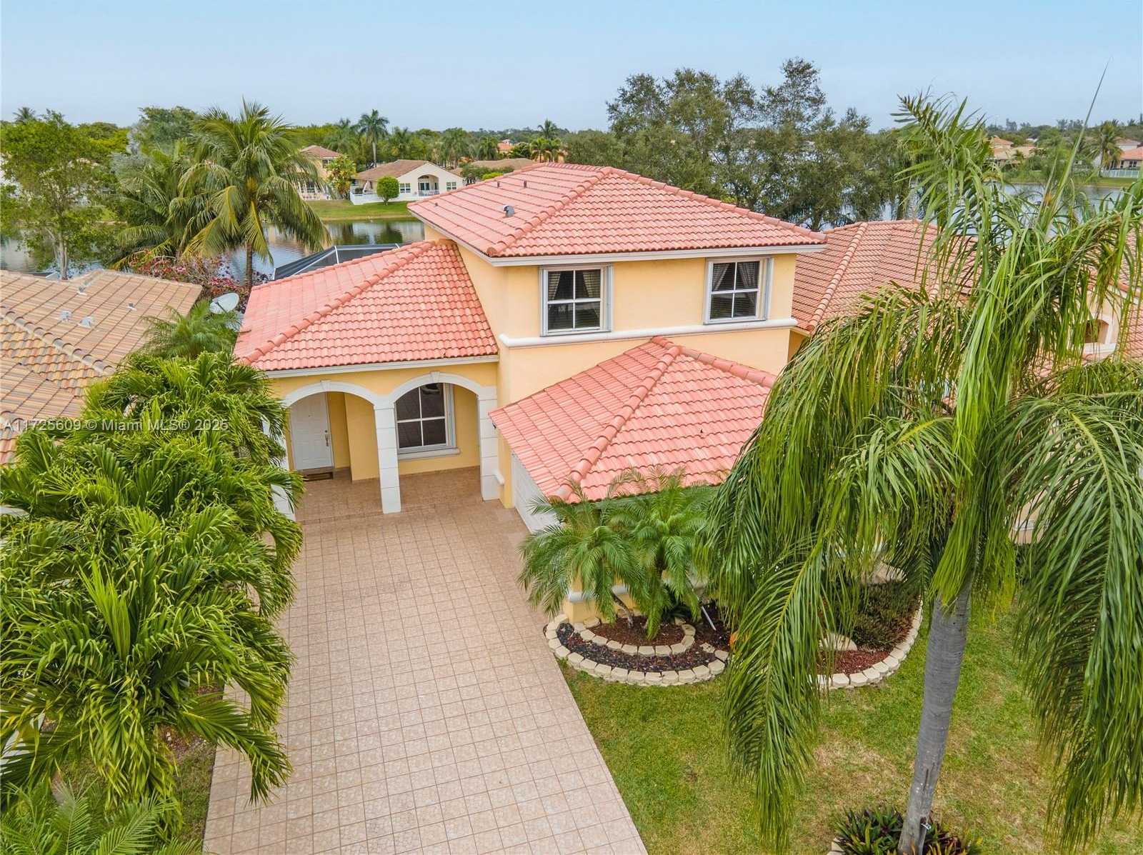 Small Image of 3482 COCO LAKE DR, Coconut Creek Number 4