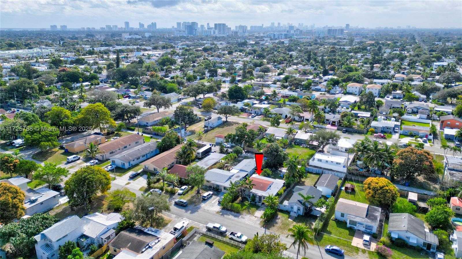 Small Image of 2326 HARDING ST, Hollywood Number 2