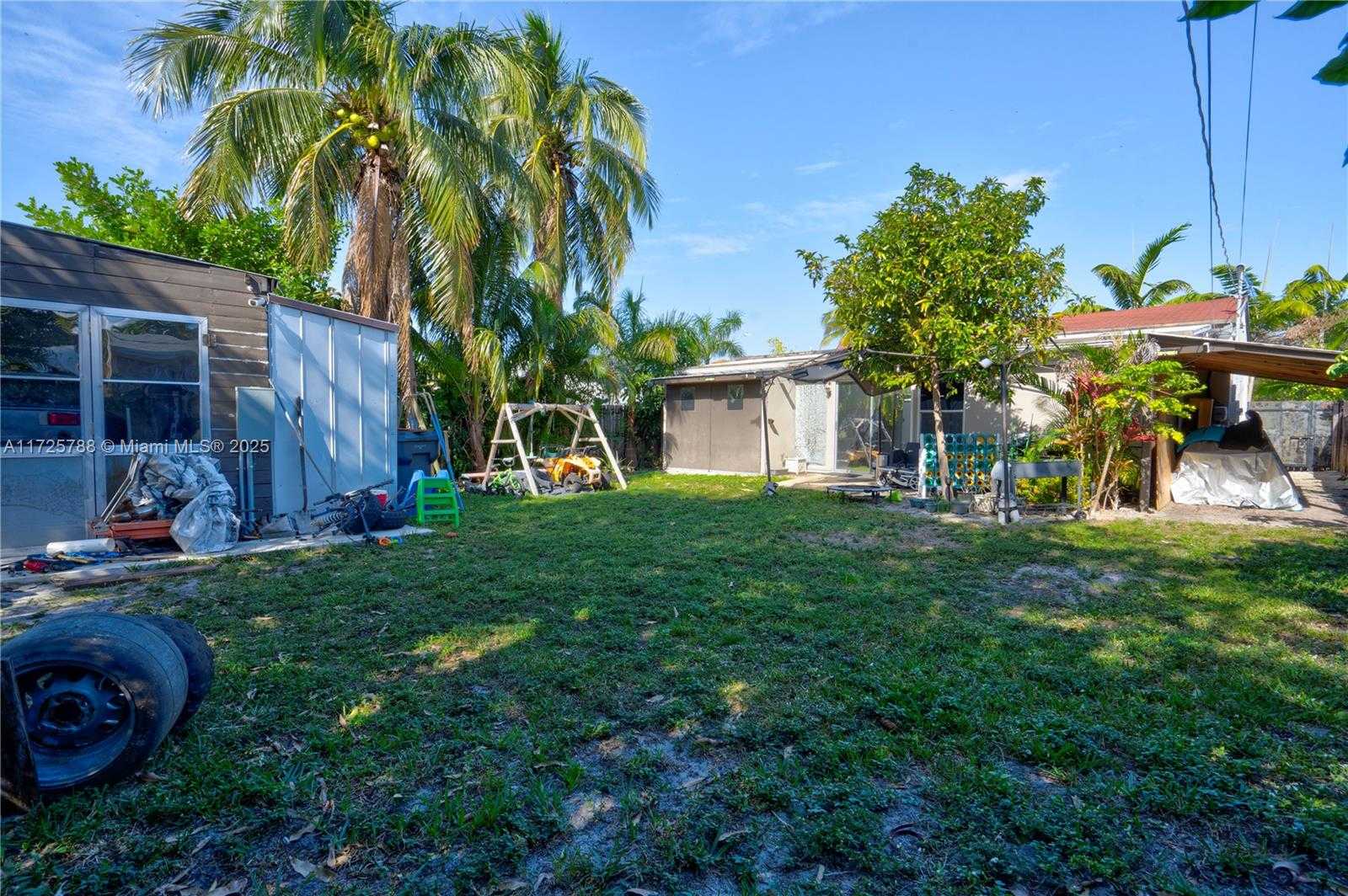 Small Image of 2326 HARDING ST, Hollywood Number 20