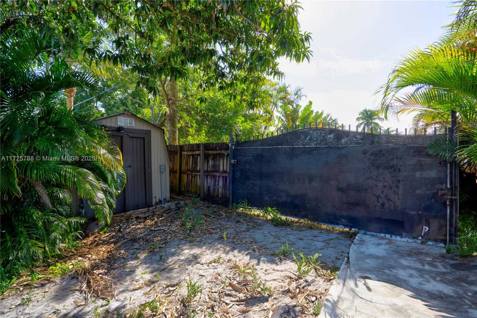 Small Image of 2326 HARDING ST, Hollywood Number 23