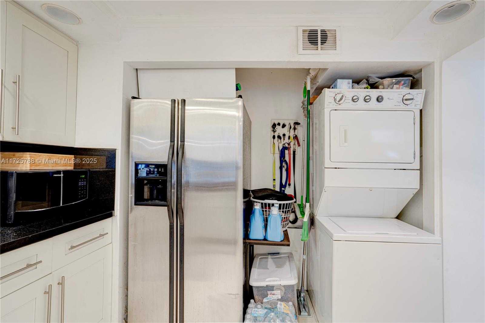 Small Image of 2326 HARDING ST, Hollywood Number 34