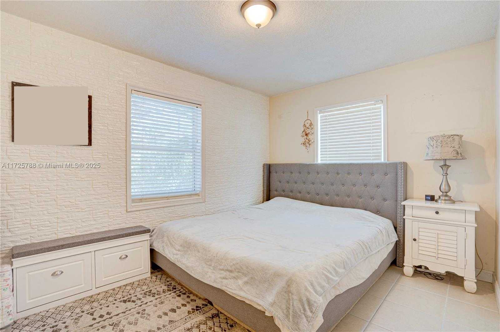 Small Image of 2326 HARDING ST, Hollywood Number 40