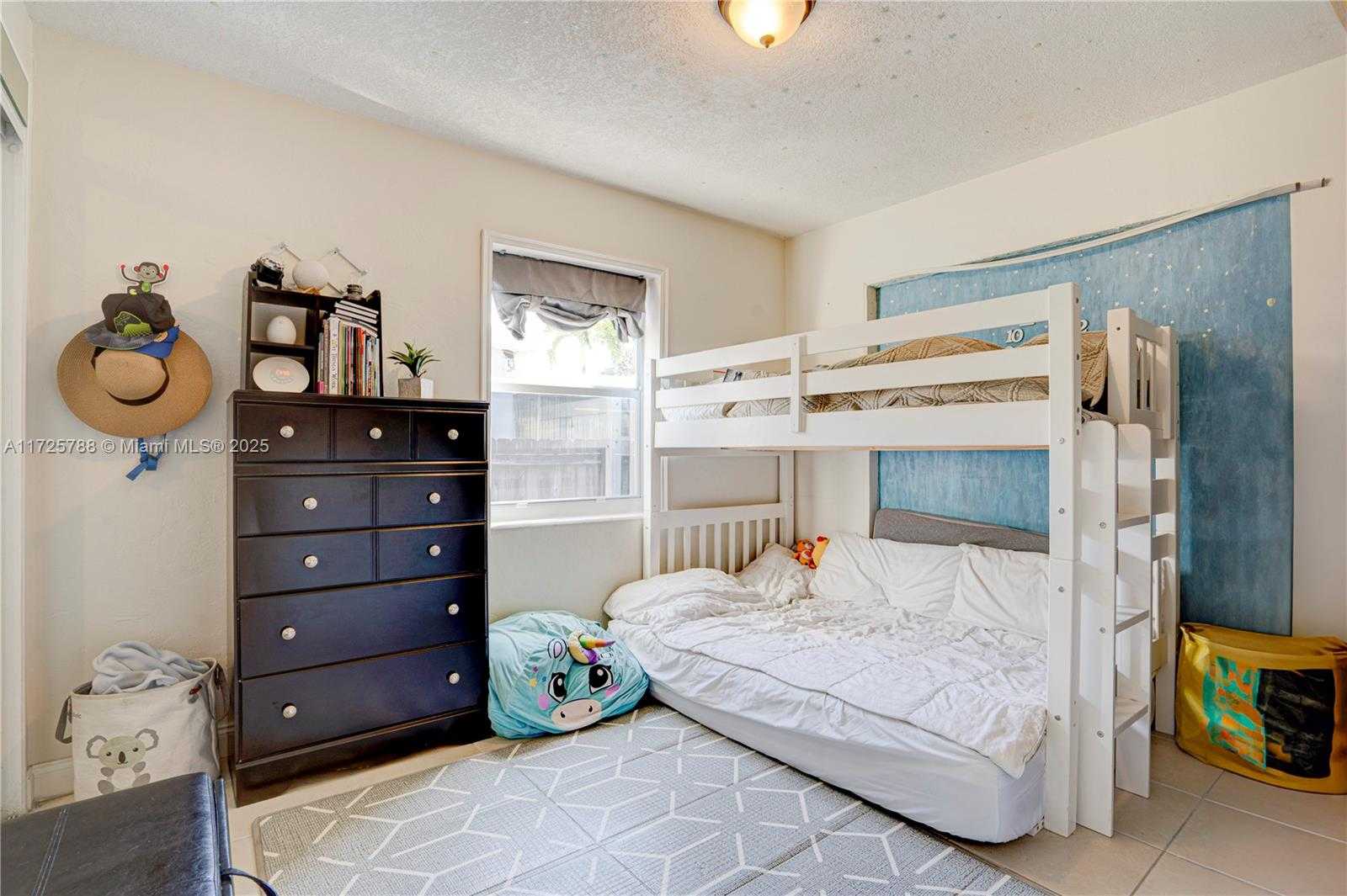 Small Image of 2326 HARDING ST, Hollywood Number 46