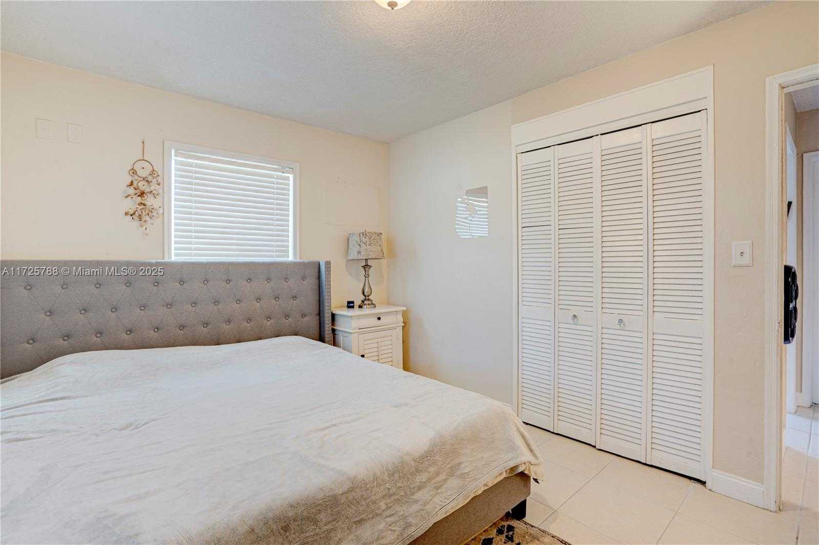 Small Image of 2326 HARDING ST, Hollywood Number 48