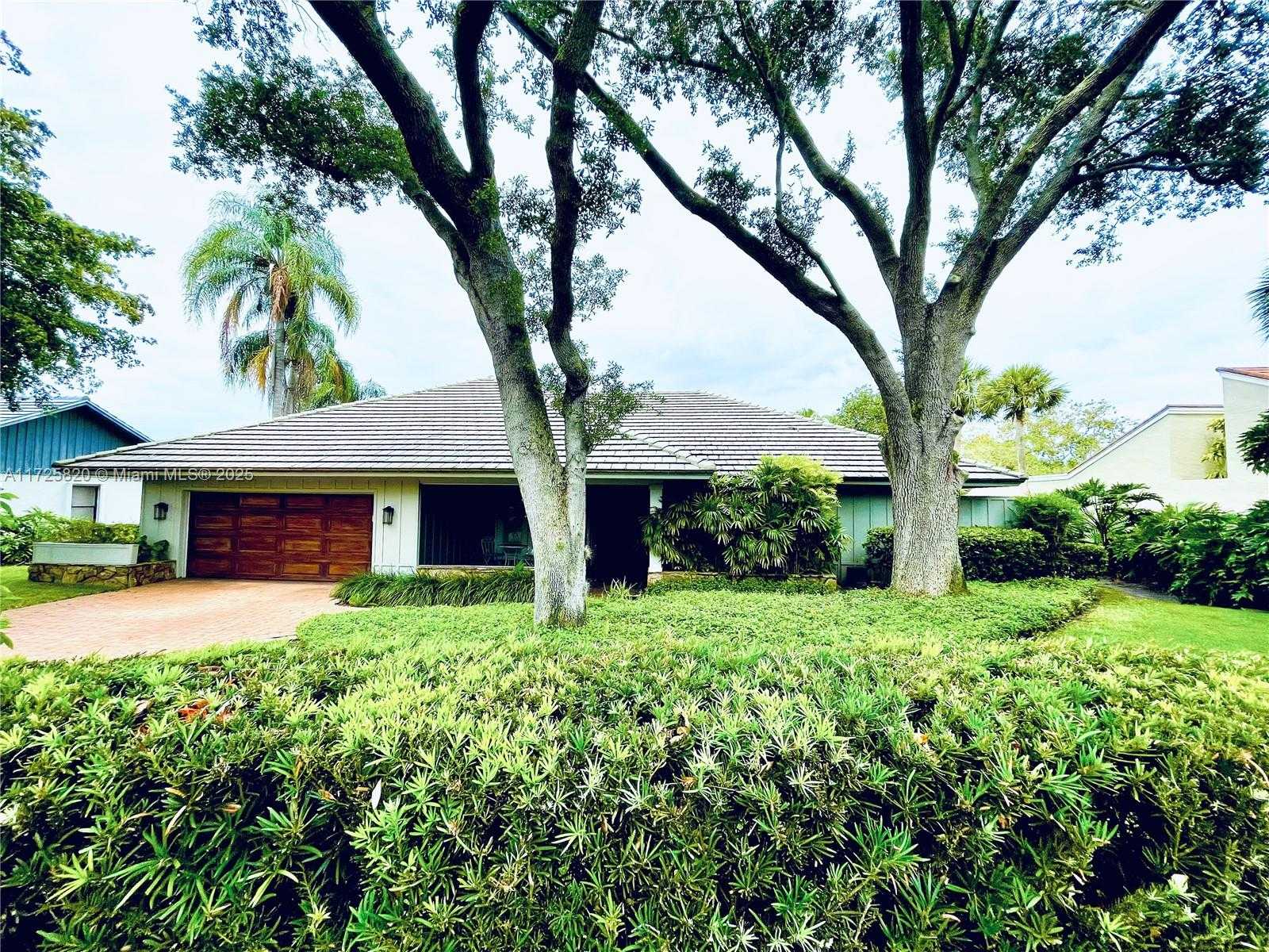 Small Image of 1 BALFOUR RD E, Palm Beach Gardens Number 2