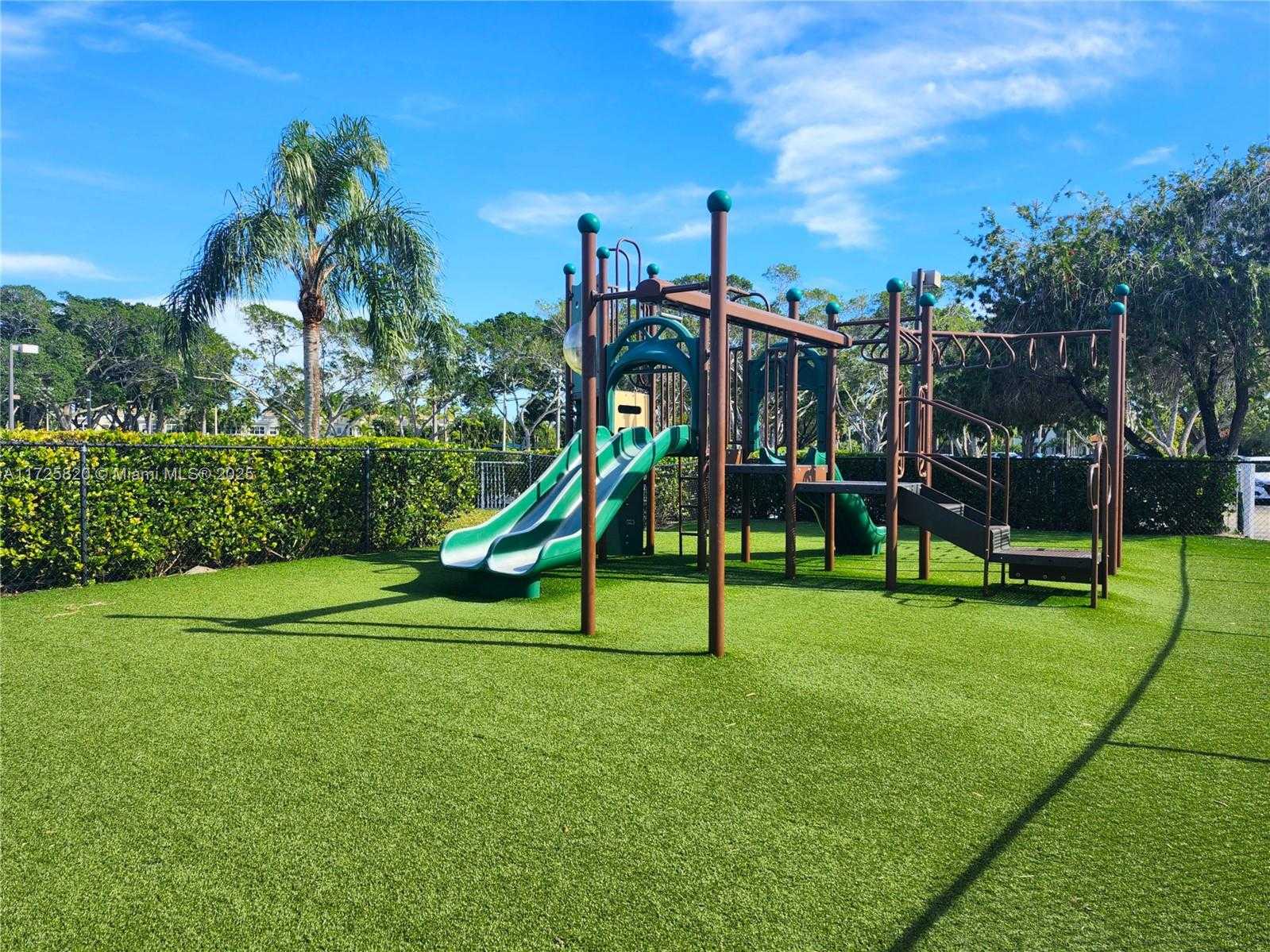 Small Image of 1 BALFOUR RD E, Palm Beach Gardens Number 44