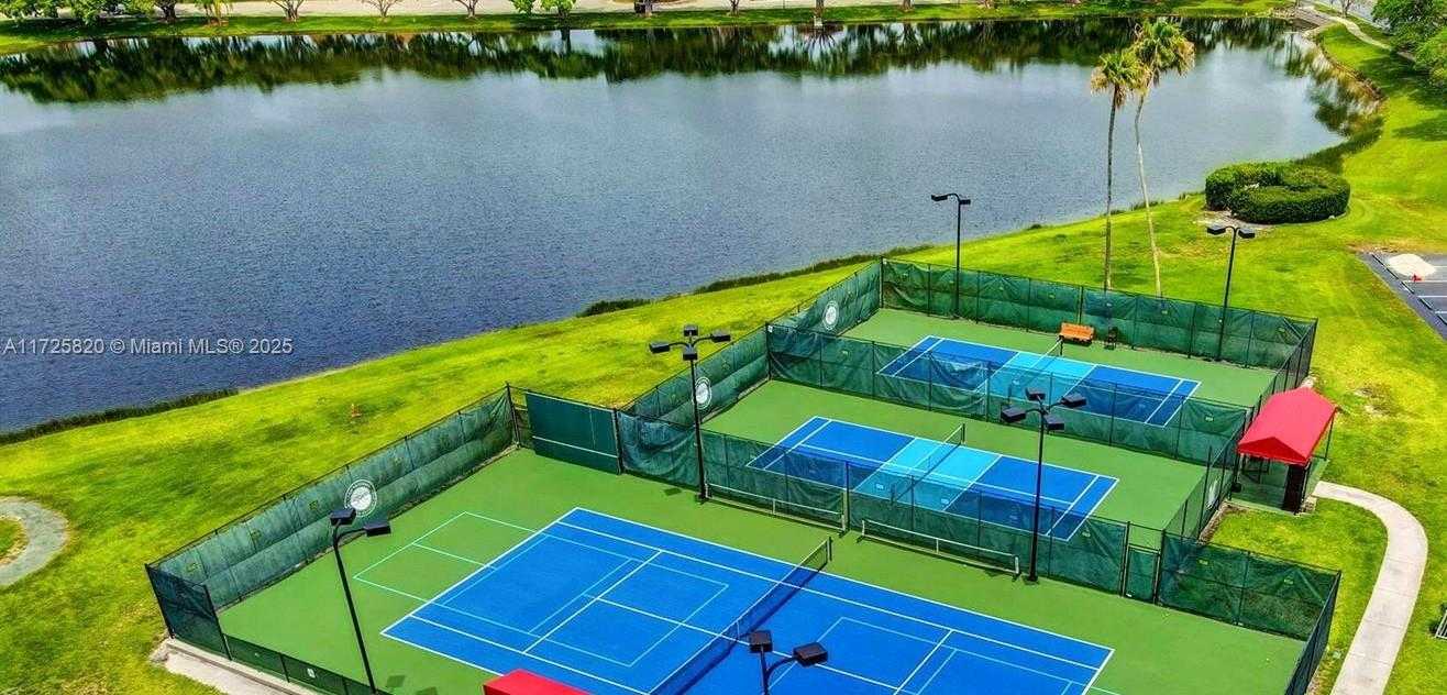 Small Image of 1 BALFOUR RD E, Palm Beach Gardens Number 48