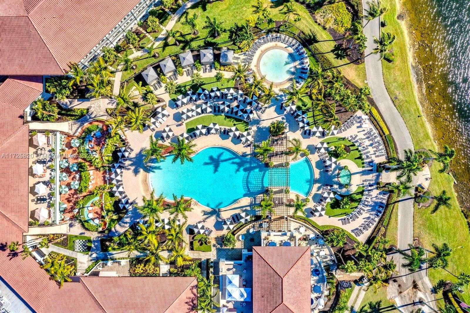 Small Image of 1 BALFOUR RD E, Palm Beach Gardens Number 49