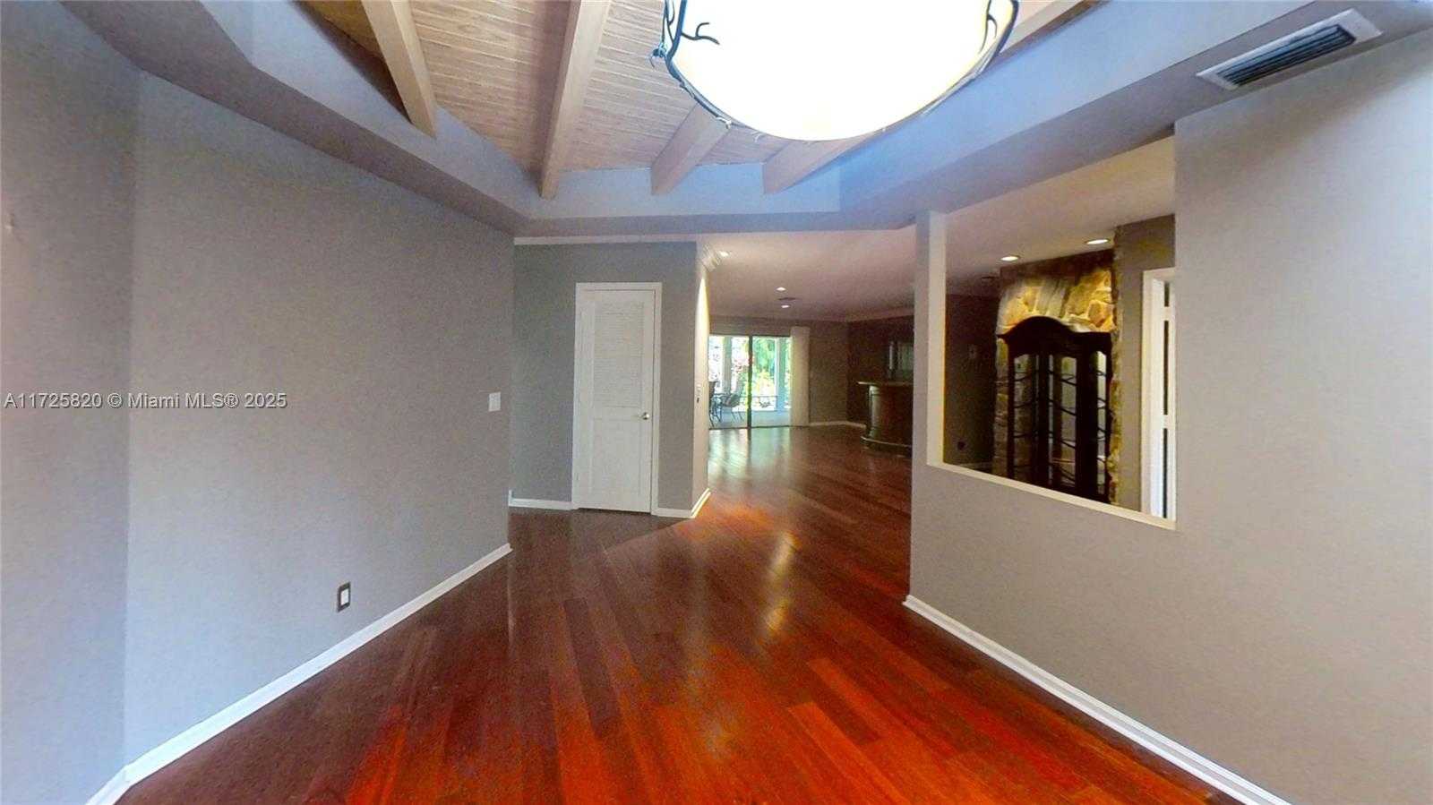 Small Image of 1 BALFOUR RD E, Palm Beach Gardens Number 9