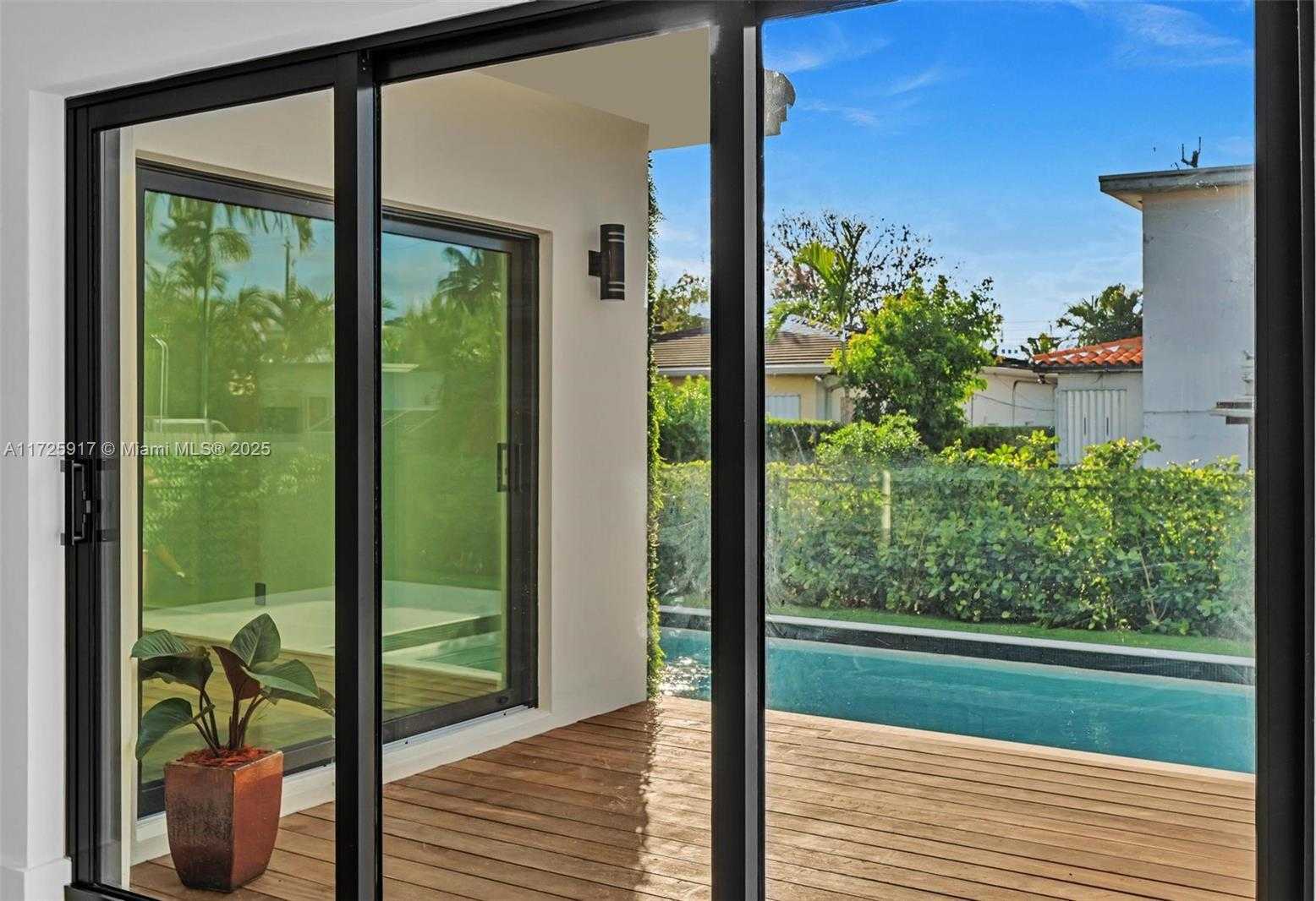 Small Image of 9448 ABBOTT AVE, Surfside Number 10