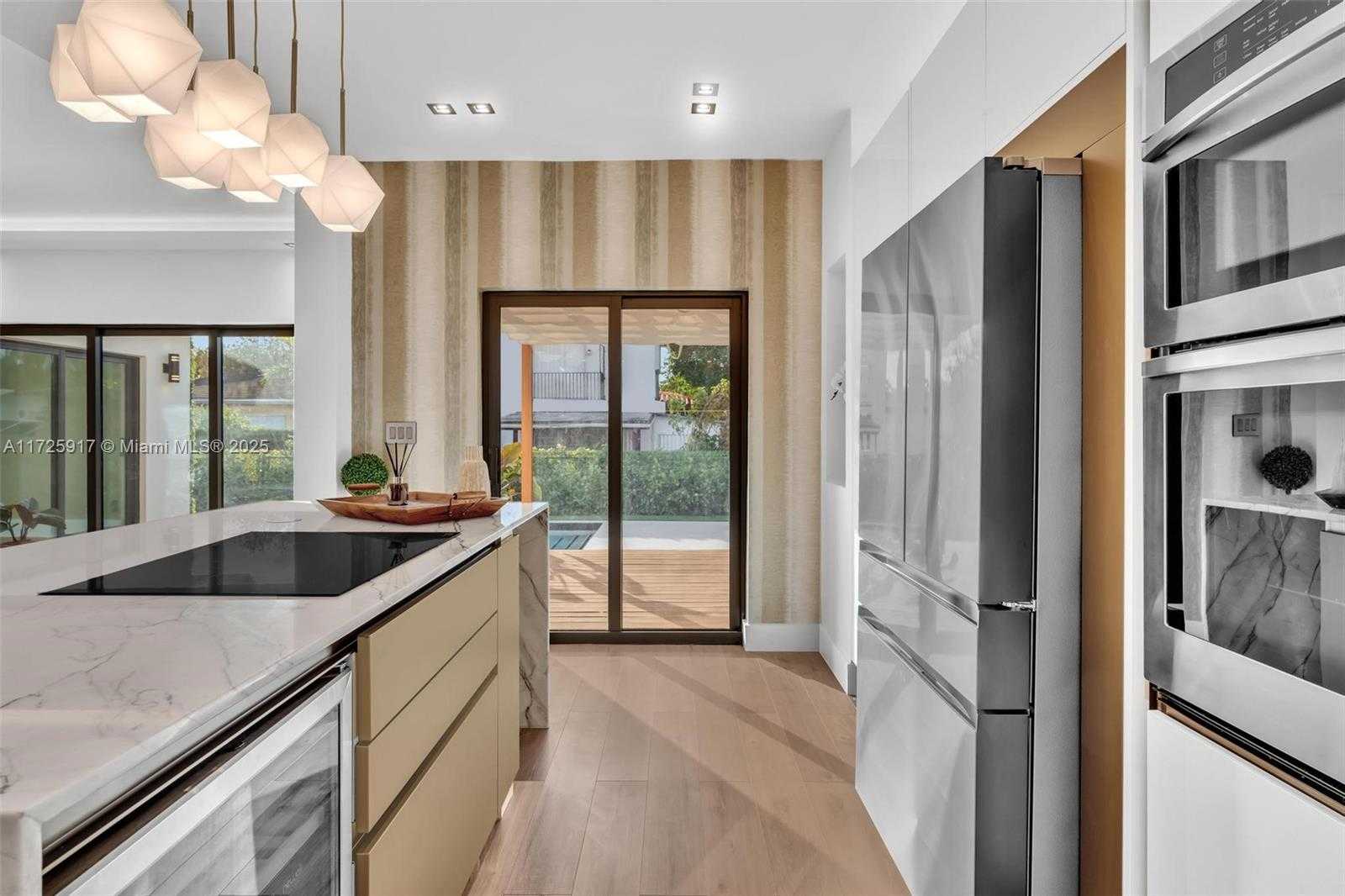Small Image of 9448 ABBOTT AVE, Surfside Number 12