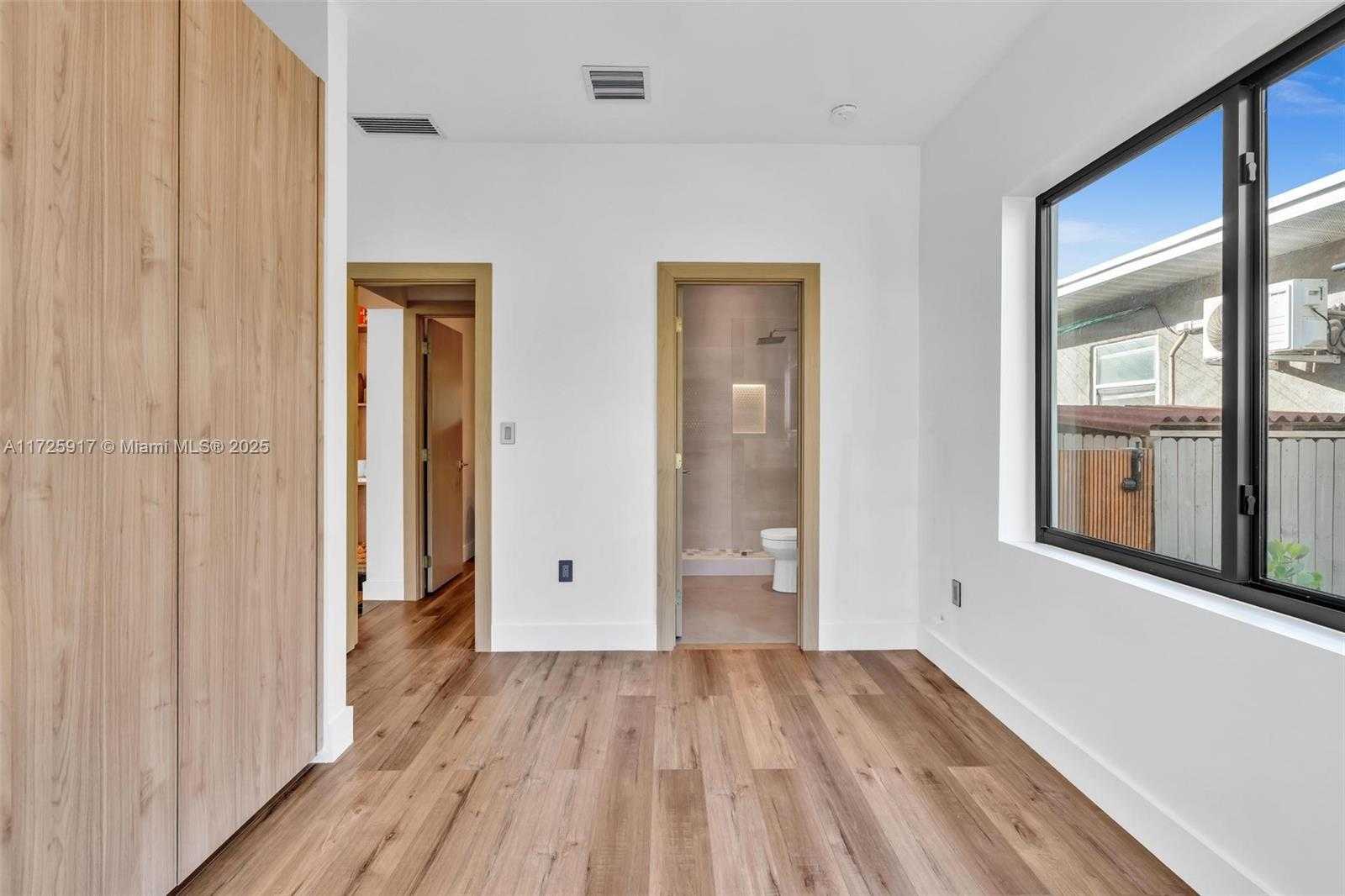 Small Image of 9448 ABBOTT AVE, Surfside Number 15
