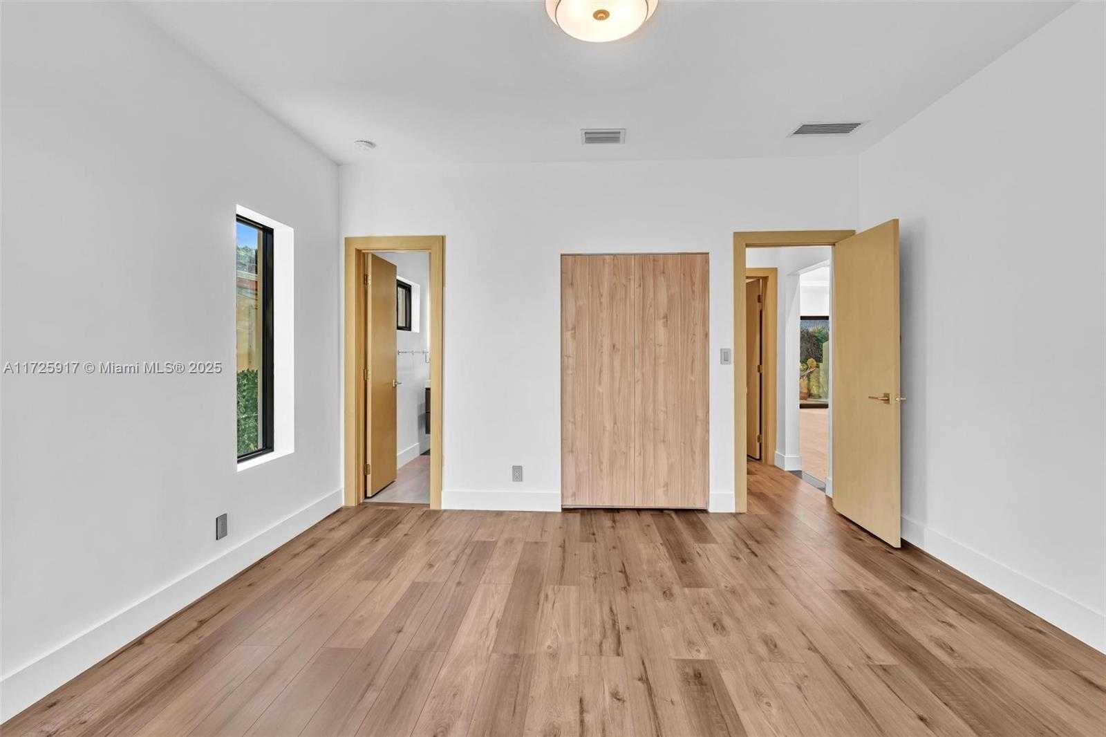Small Image of 9448 ABBOTT AVE, Surfside Number 17