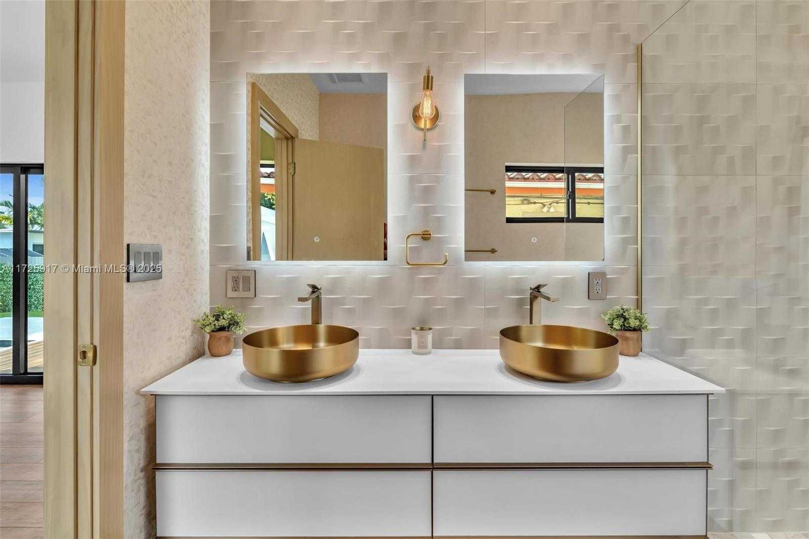 Small Image of 9448 ABBOTT AVE, Surfside Number 23