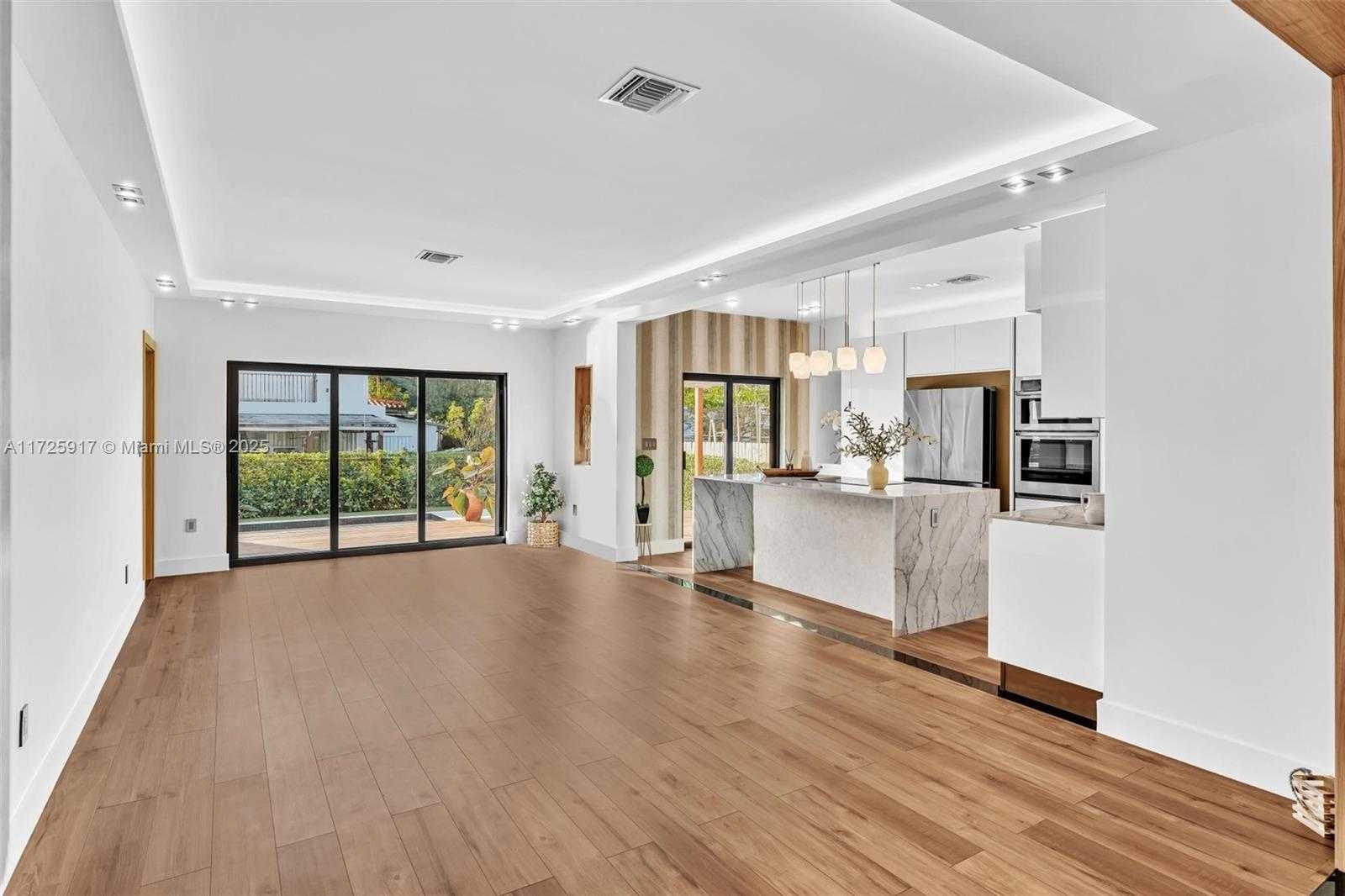 Small Image of 9448 ABBOTT AVE, Surfside Number 7