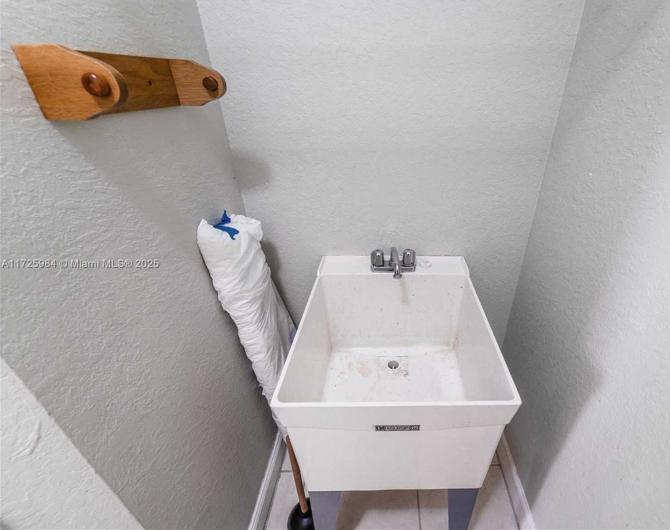 Small Image of 7564 SOUTH WEST 190TH ST, Cutler Bay Number 29