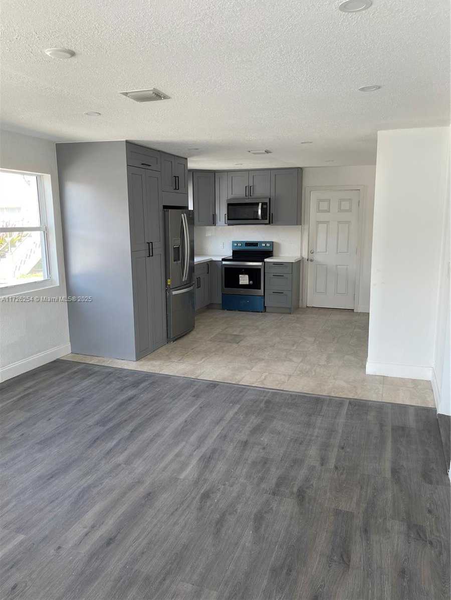 Small Image of 719 21ST ST, West Palm Beach Number 2
