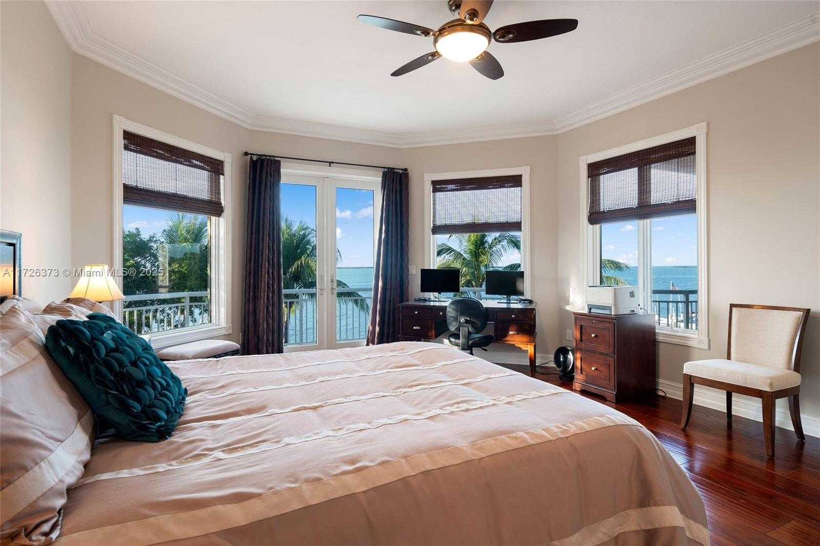 Small Image of Key Largo Number 40